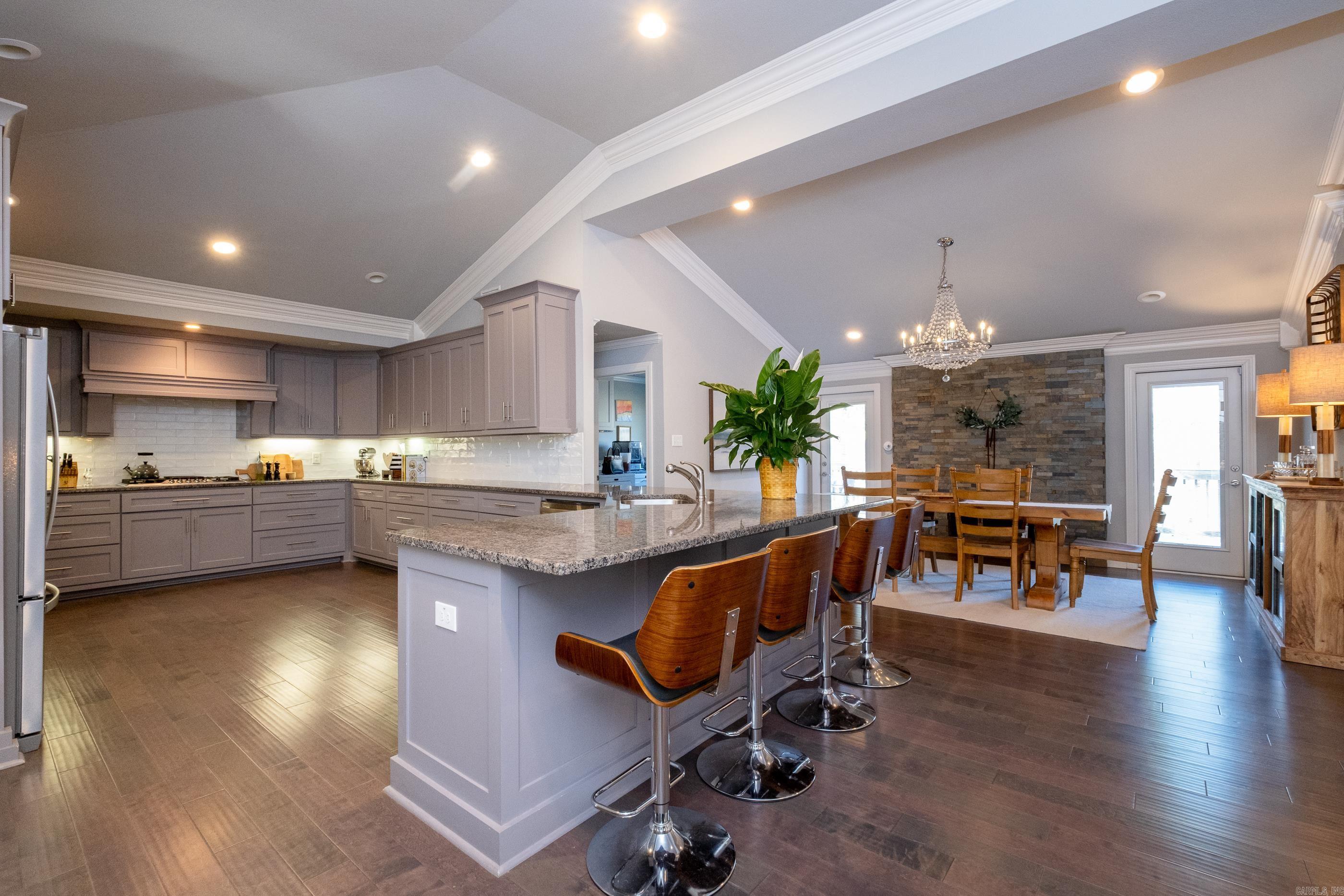 KINGWOOD PLACE - Residential