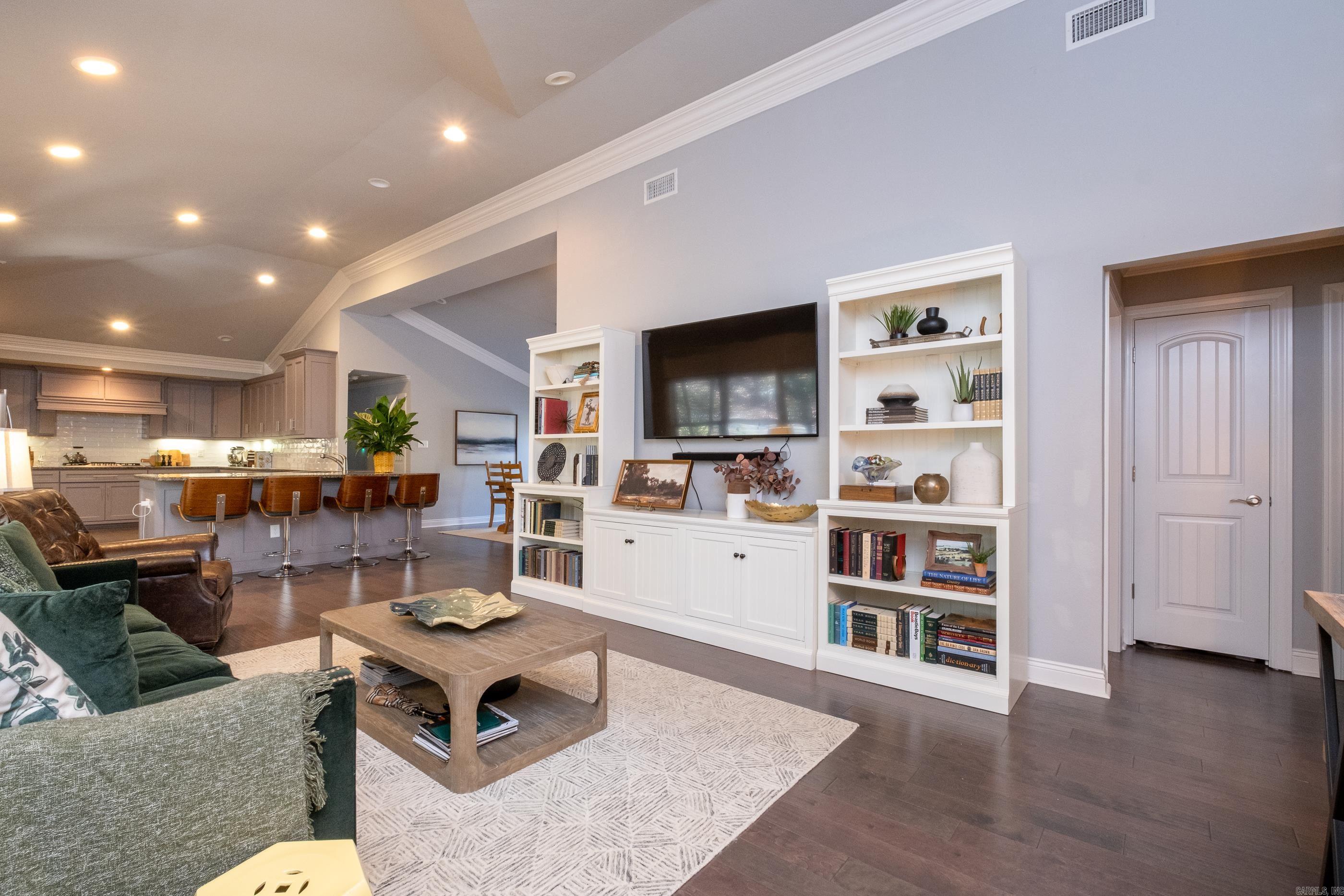 KINGWOOD PLACE - Residential