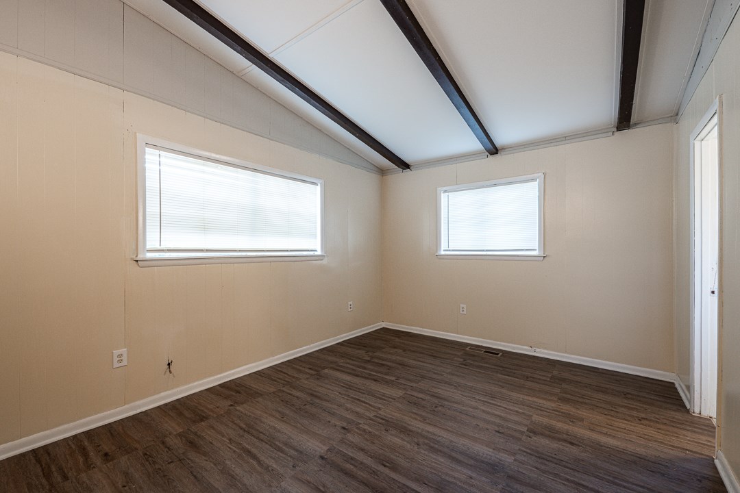 Earls Lakeside - Residential Lease