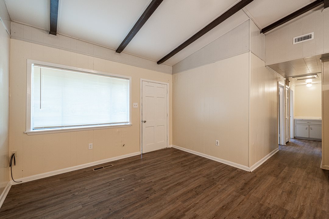 Earls Lakeside - Residential Lease