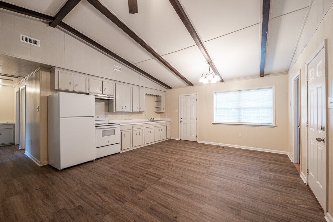 Earls Lakeside - Residential Lease