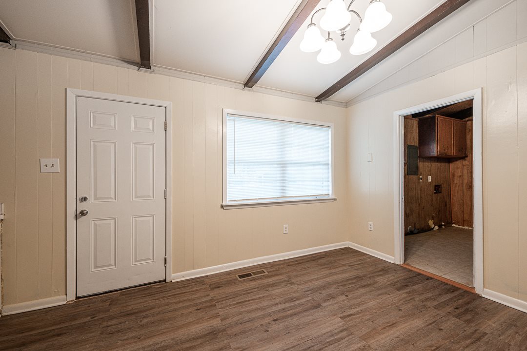 Earls Lakeside - Residential Lease