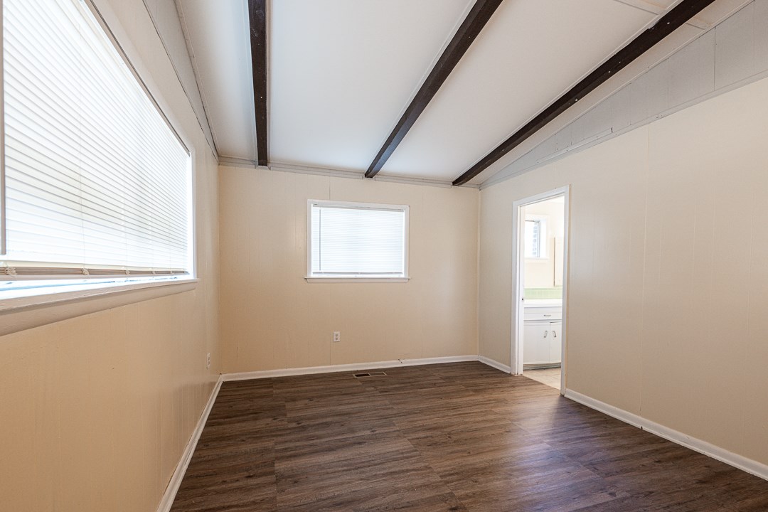 Earls Lakeside - Residential Lease