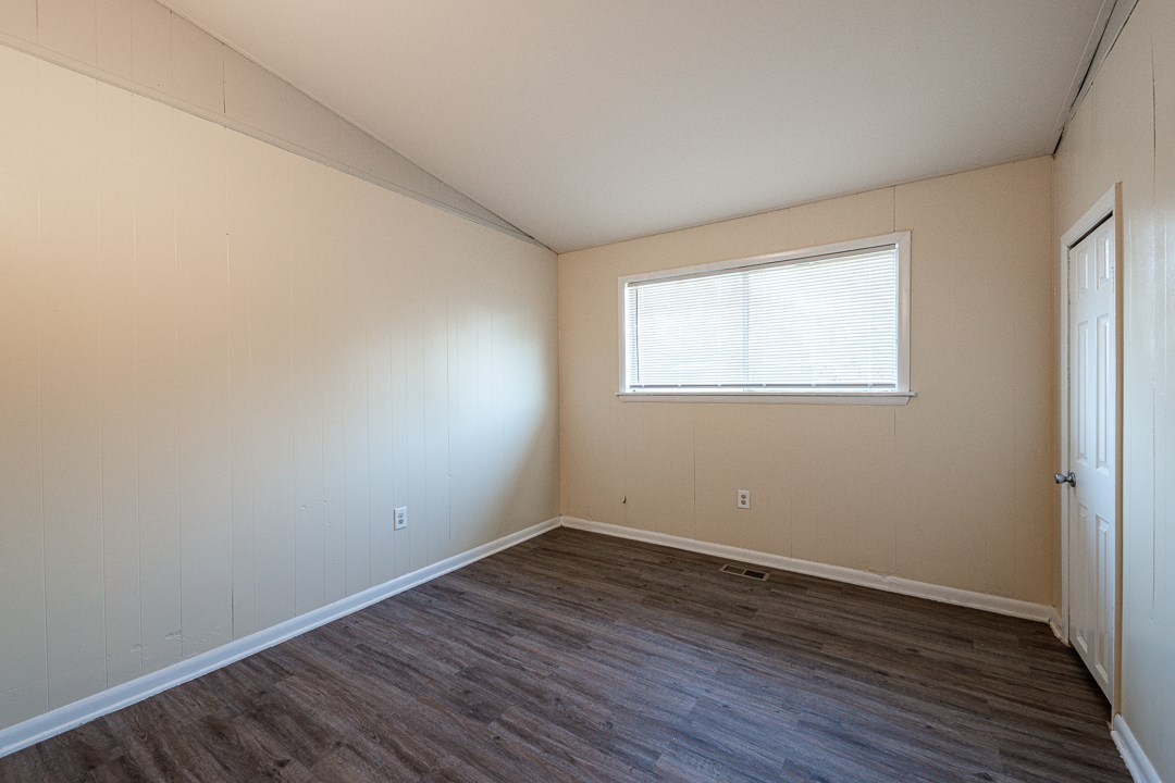 Earls Lakeside - Residential Lease