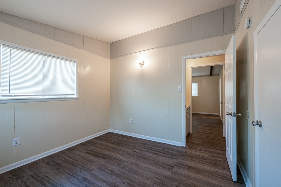 Earls Lakeside - Residential Lease