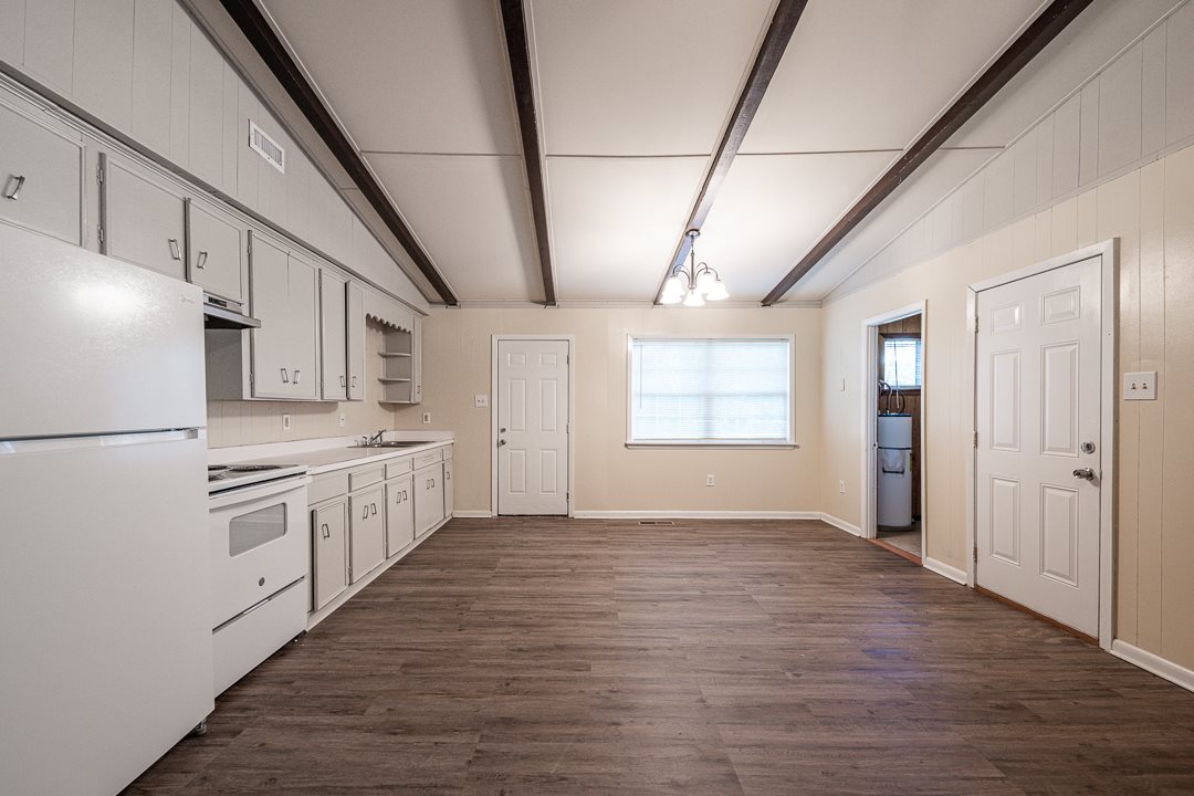 Earls Lakeside - Residential Lease