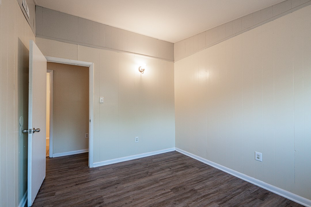 Earls Lakeside - Residential Lease