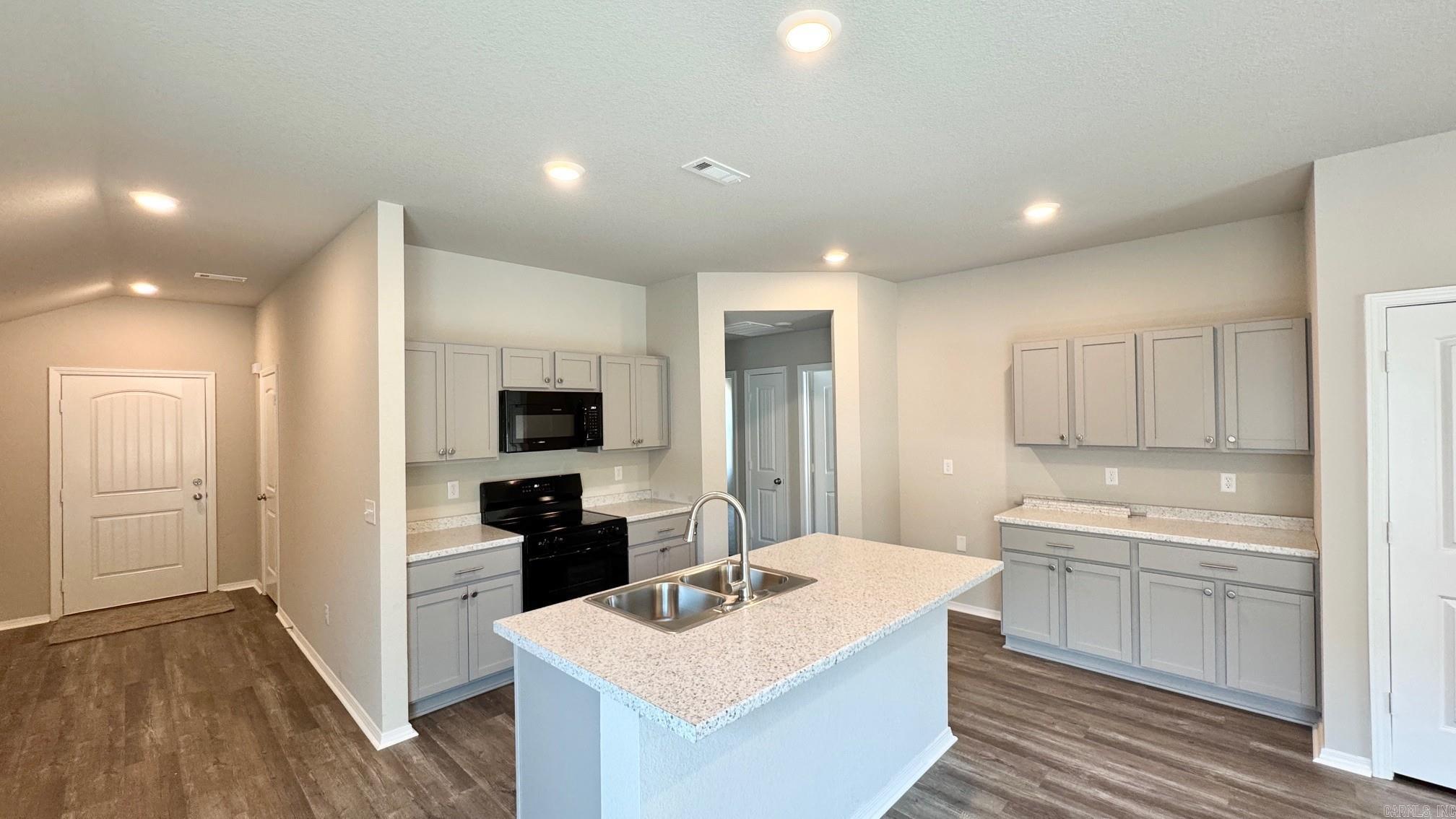 COUNTRY CLUB OF ARK THE - Residential