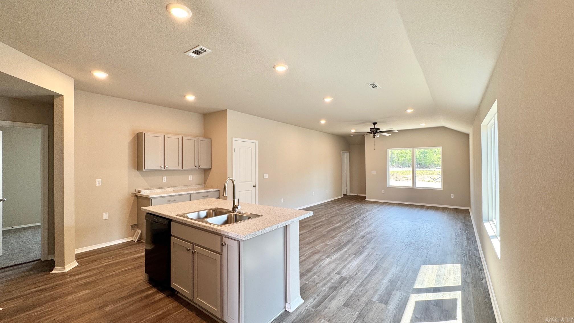 COUNTRY CLUB OF ARK THE - Residential