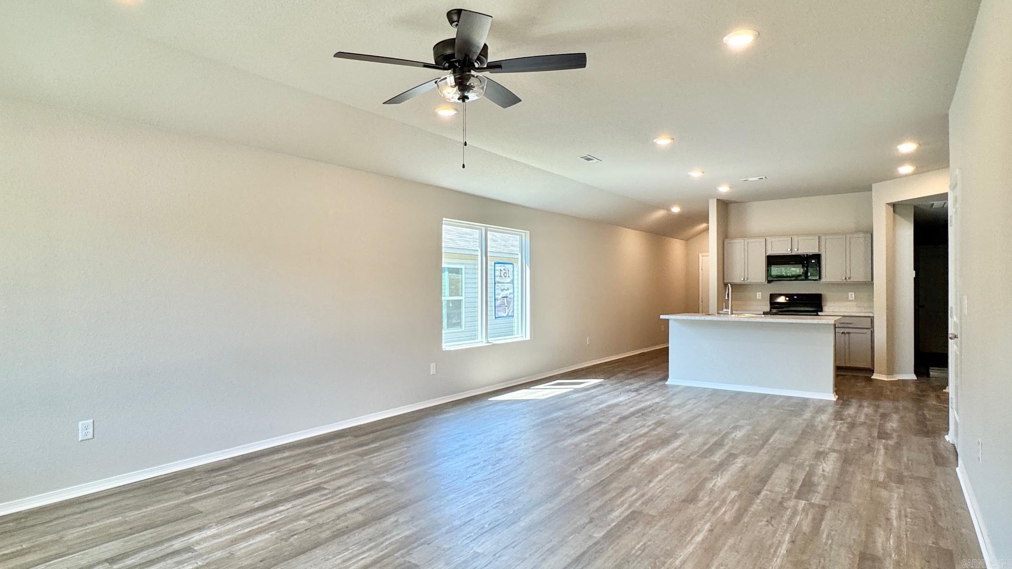 COUNTRY CLUB OF ARK THE - Residential