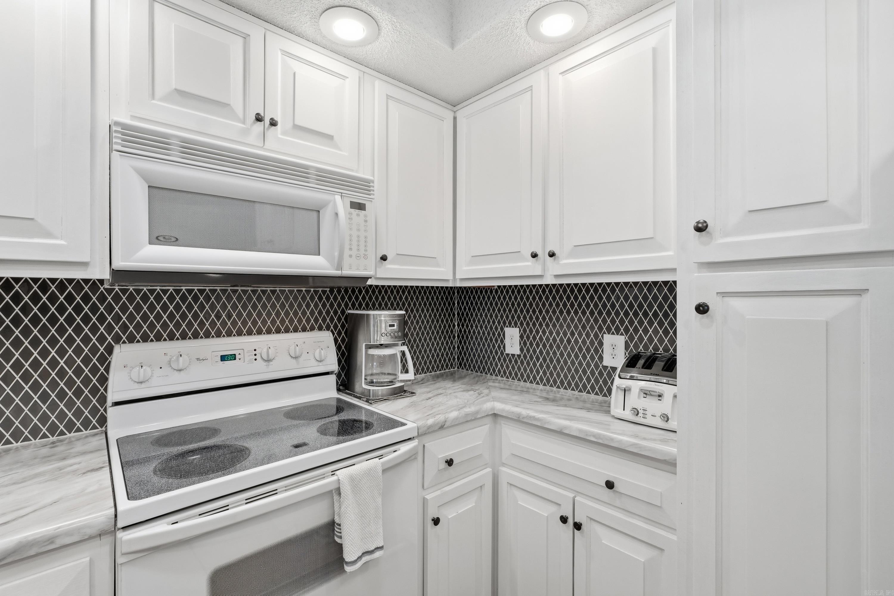 LAKEWOOD HILLS CONDO - Residential