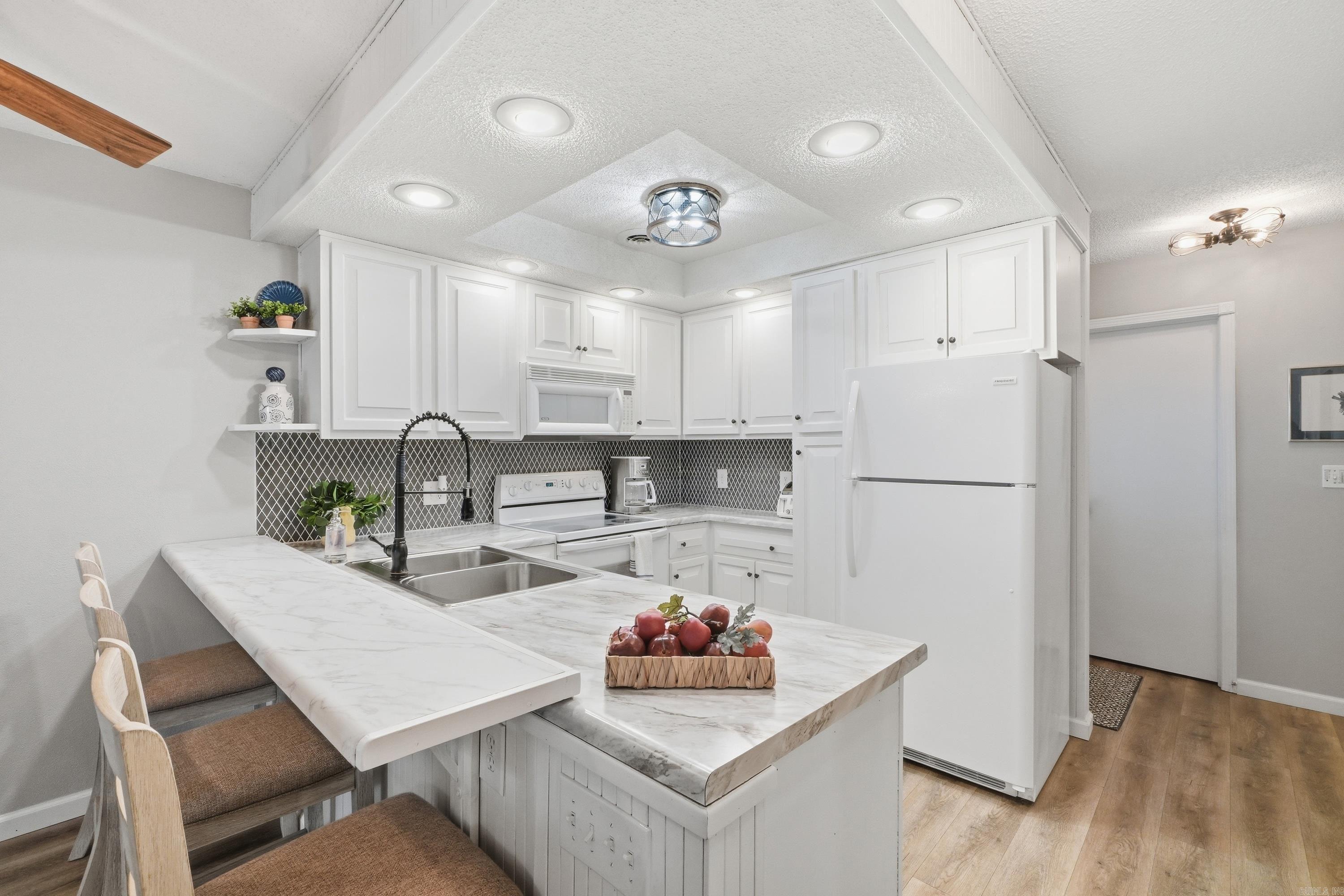 LAKEWOOD HILLS CONDO - Residential