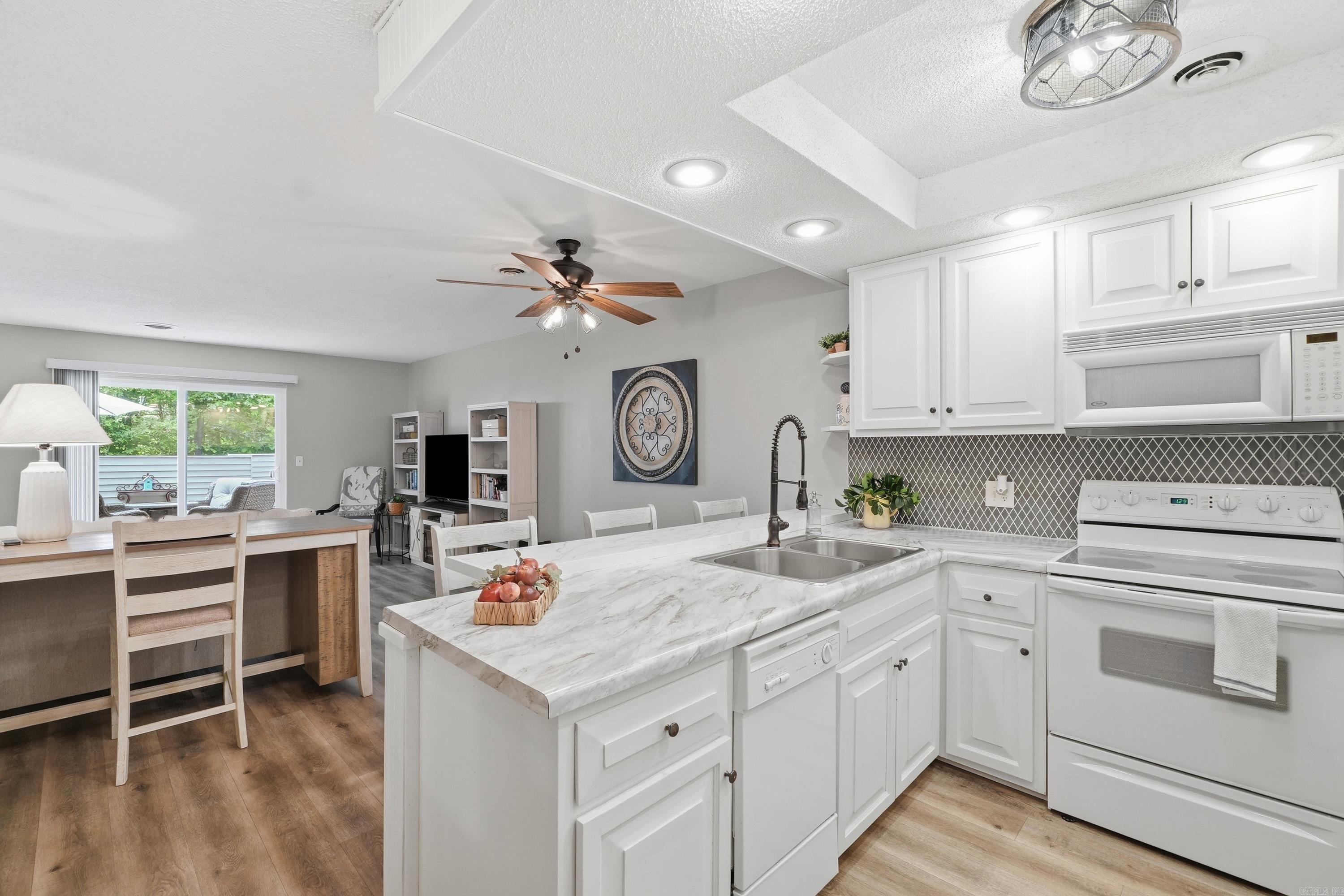 LAKEWOOD HILLS CONDO - Residential