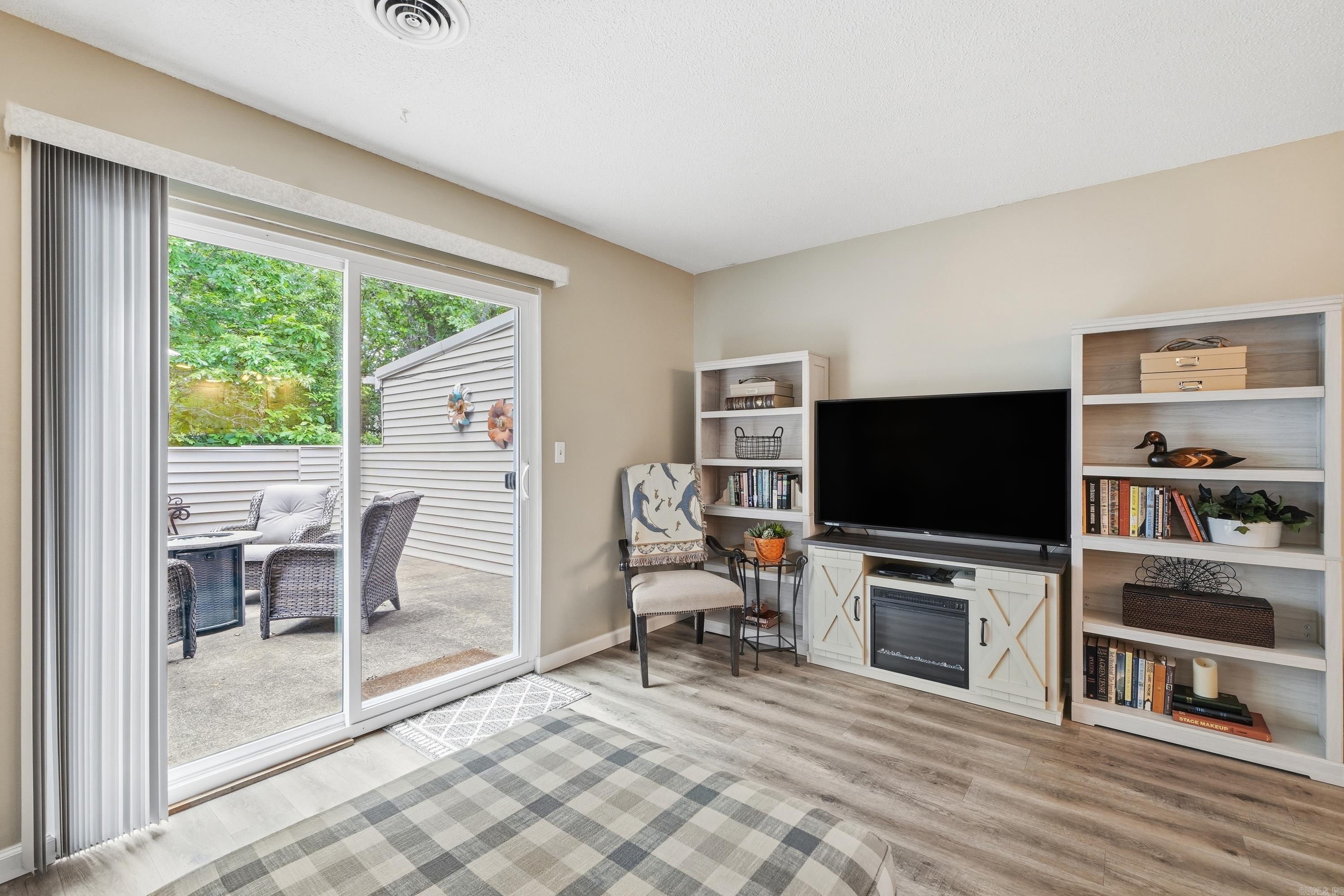 LAKEWOOD HILLS CONDO - Residential