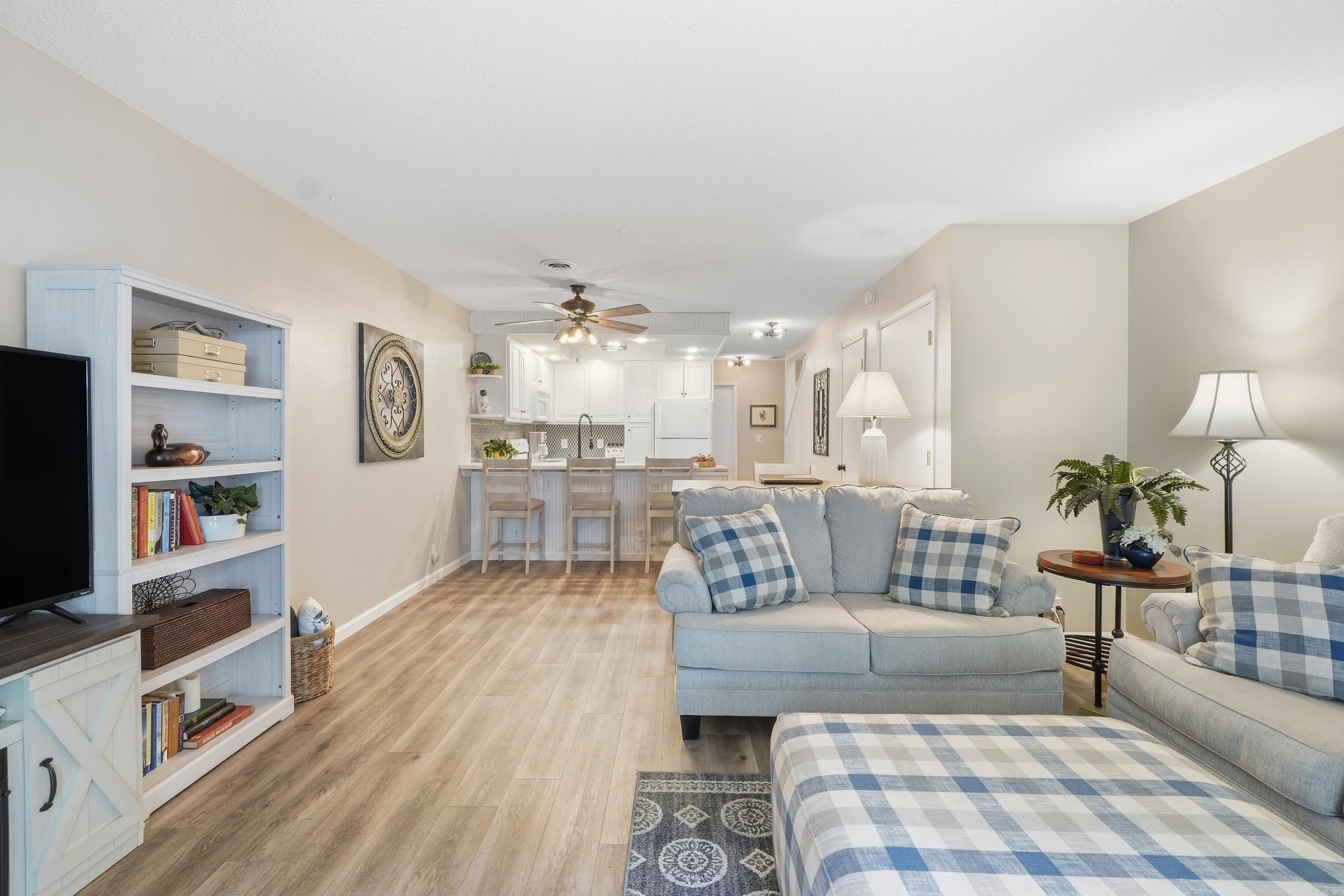 LAKEWOOD HILLS CONDO - Residential