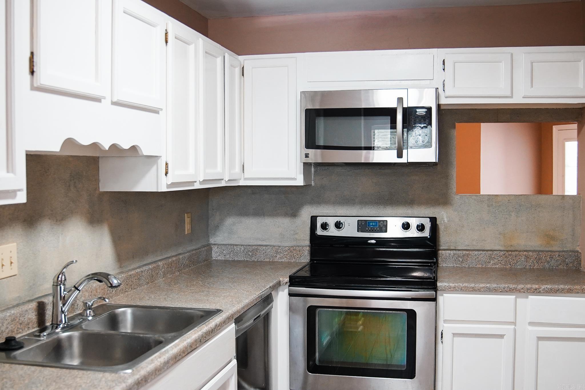 SHADOW OAKS - Residential