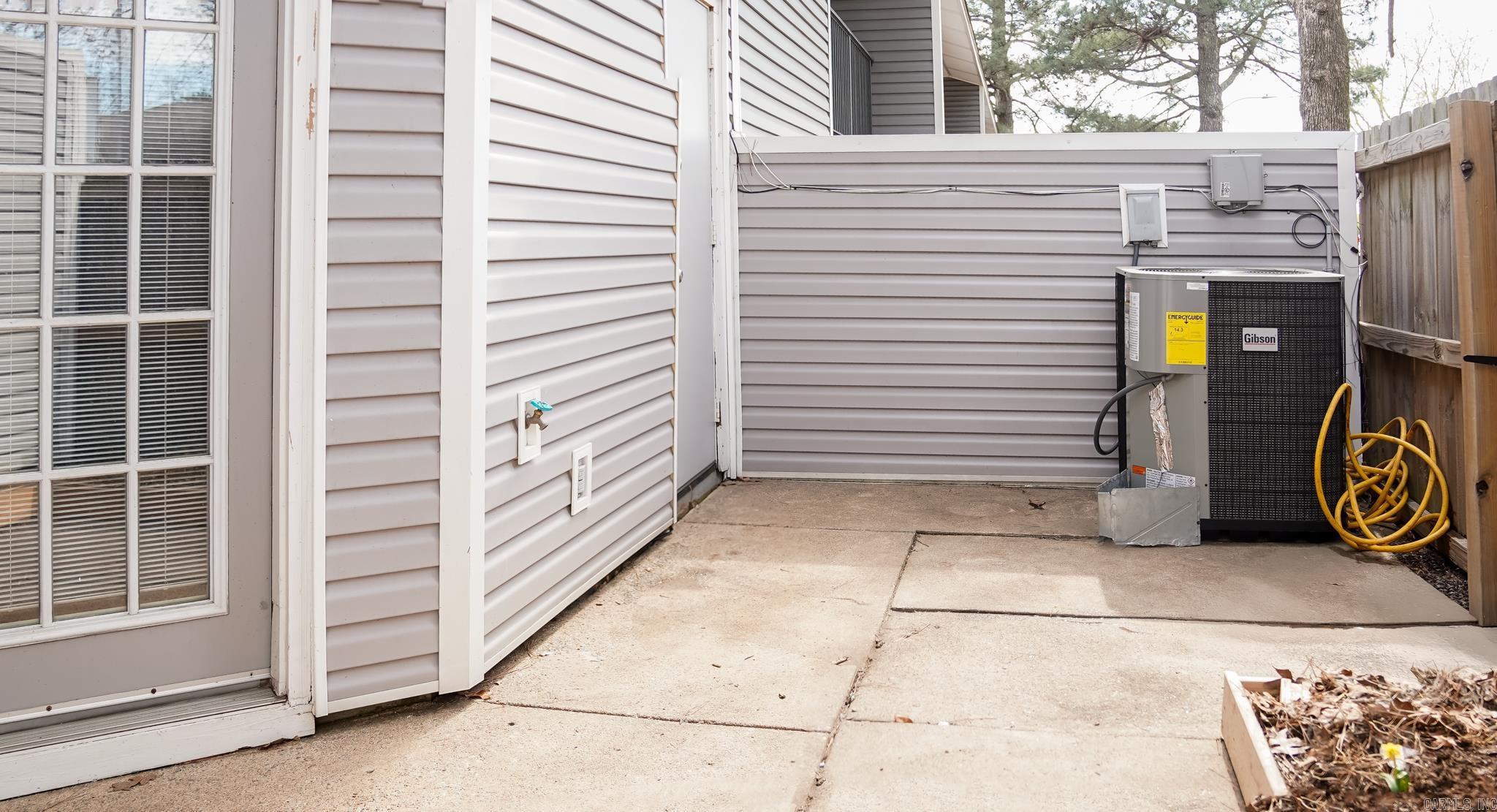 SHADOW OAKS - Residential