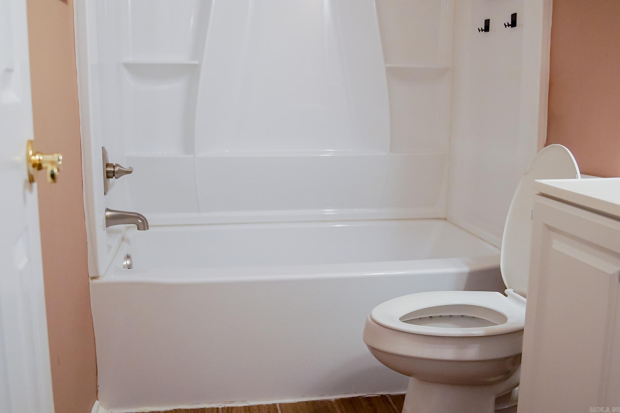 SHADOW OAKS - Residential