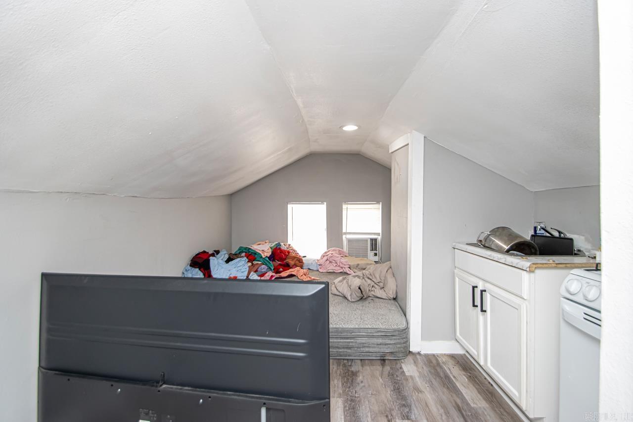 Weldon E Wrights - Residential Income