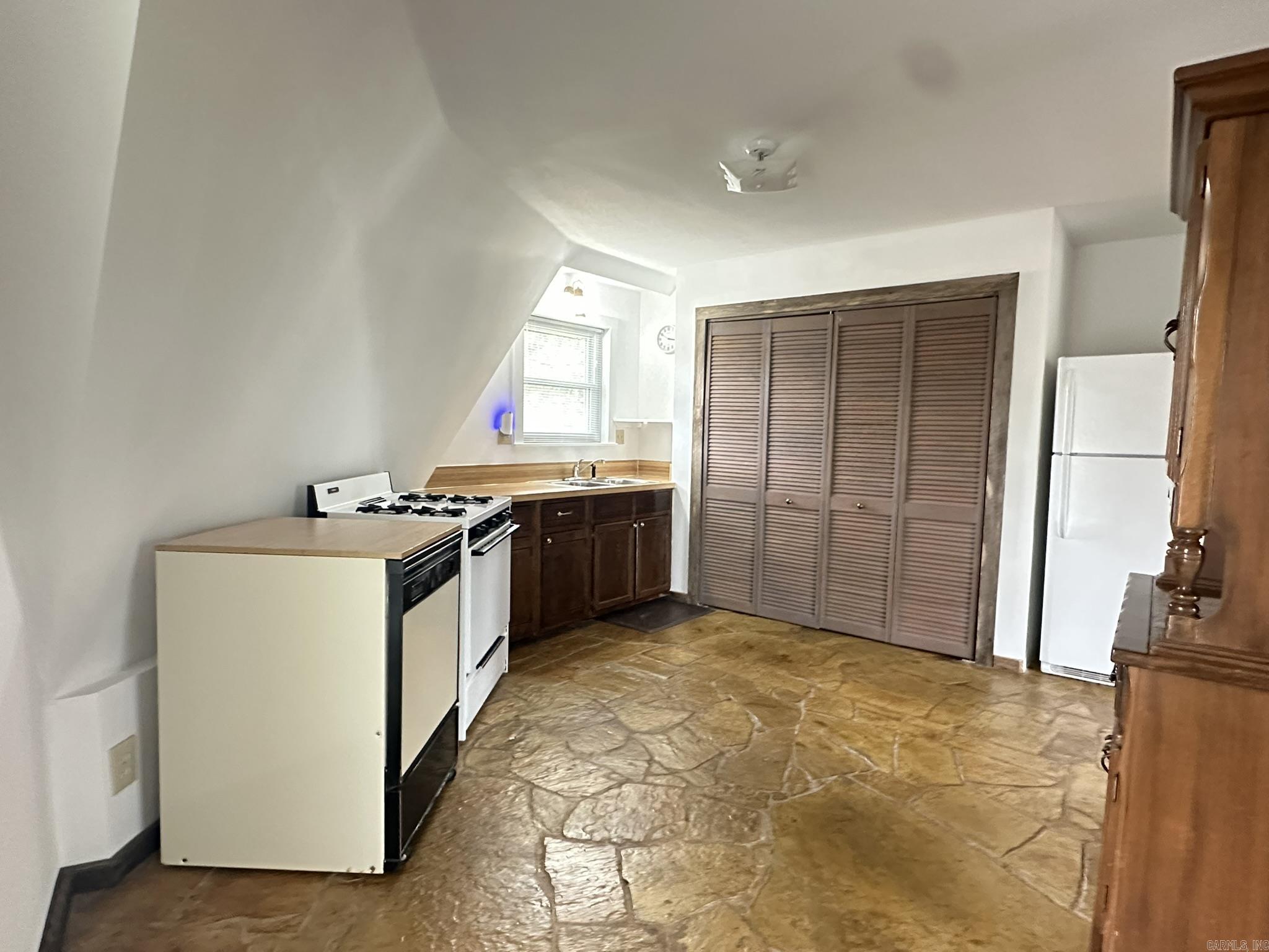 LAKE MENA, INC. - Residential