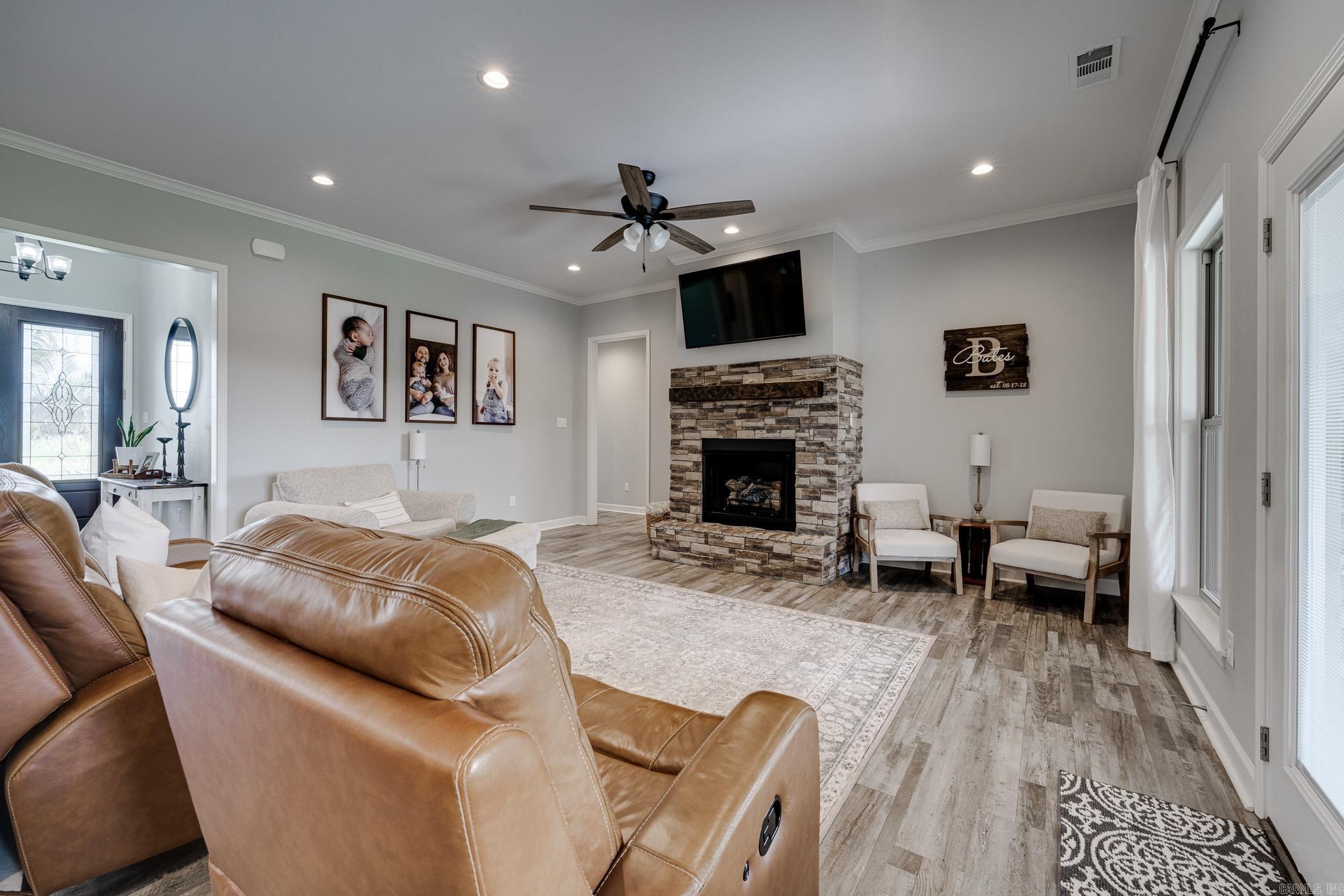 SUNSET LANDING - Residential