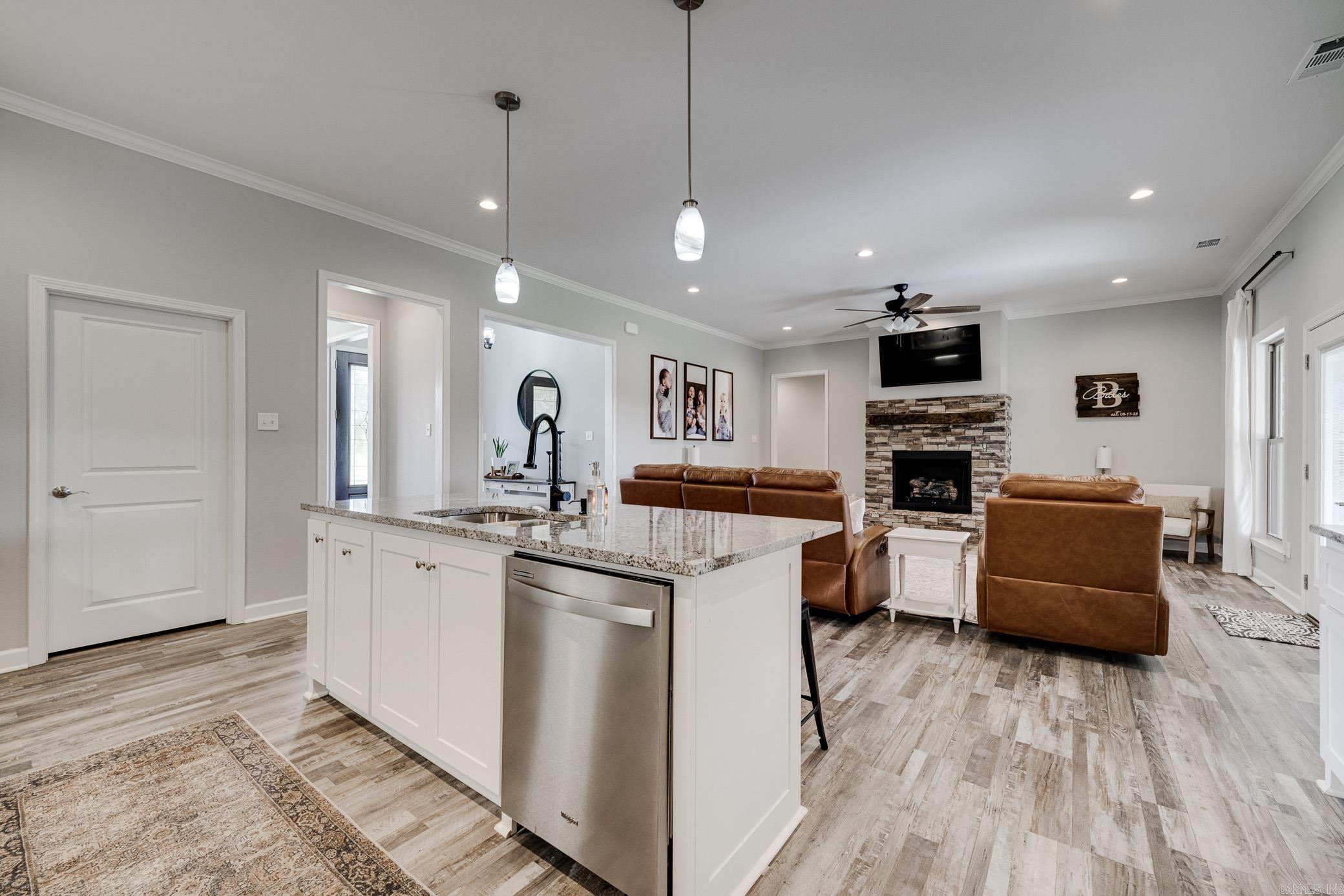 SUNSET LANDING - Residential