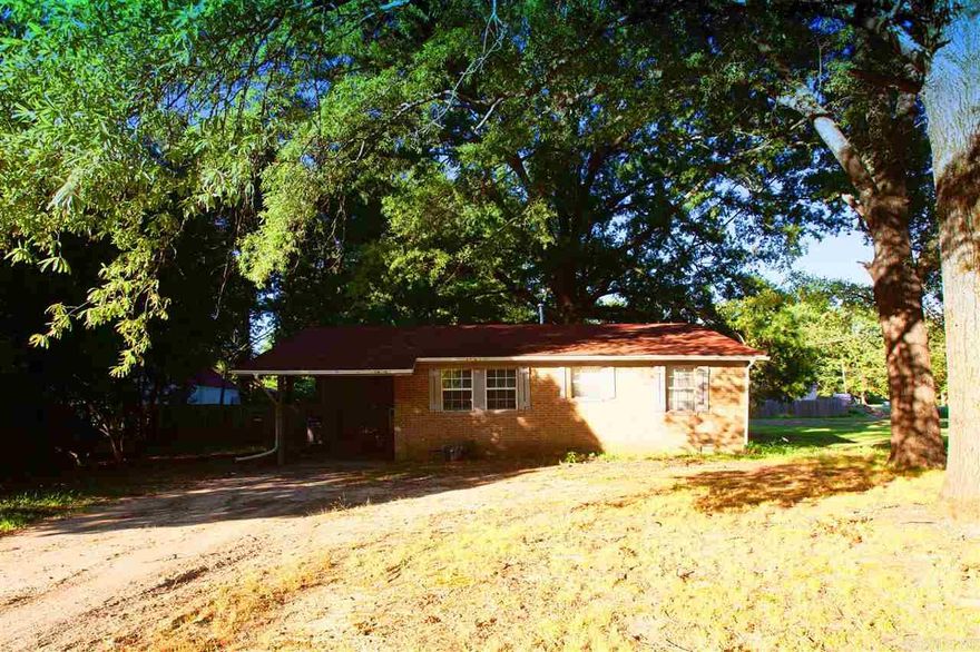 3 bedroom, 1 bath home in Jacksonville with quick access to interstate. Dark wood cabinets and granite counters in the kitchen with wood floors and carpeted bedrooms.  Our leases are for 18 months and income has to be three times the amount of rent unless you have a housing voucher.