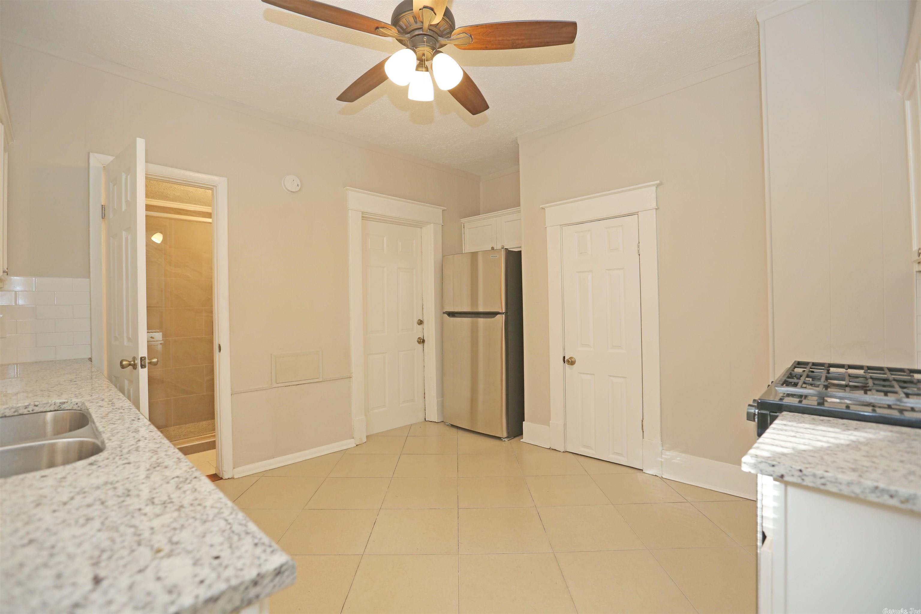 Hillcrest-Pfeifer - Residential Lease