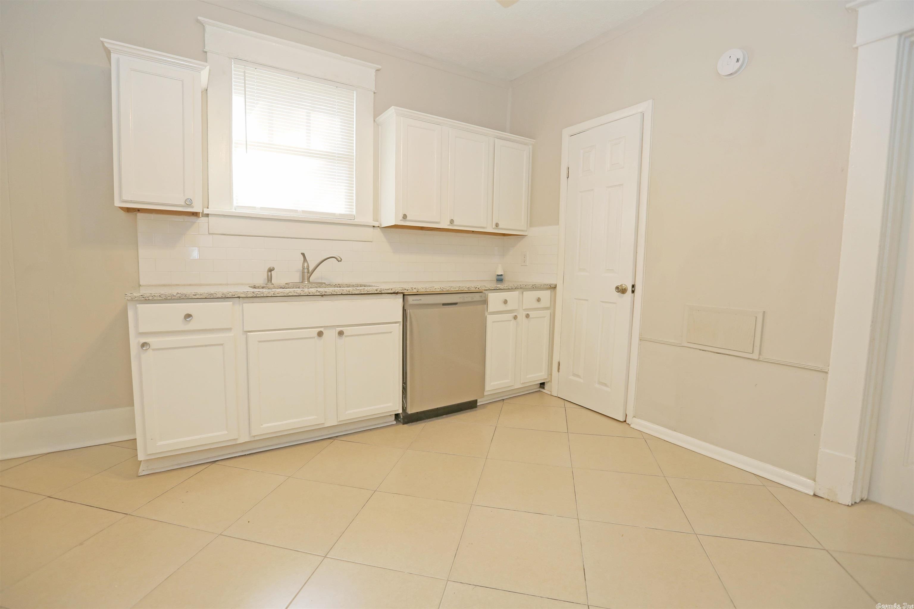 Hillcrest-Pfeifer - Residential Lease