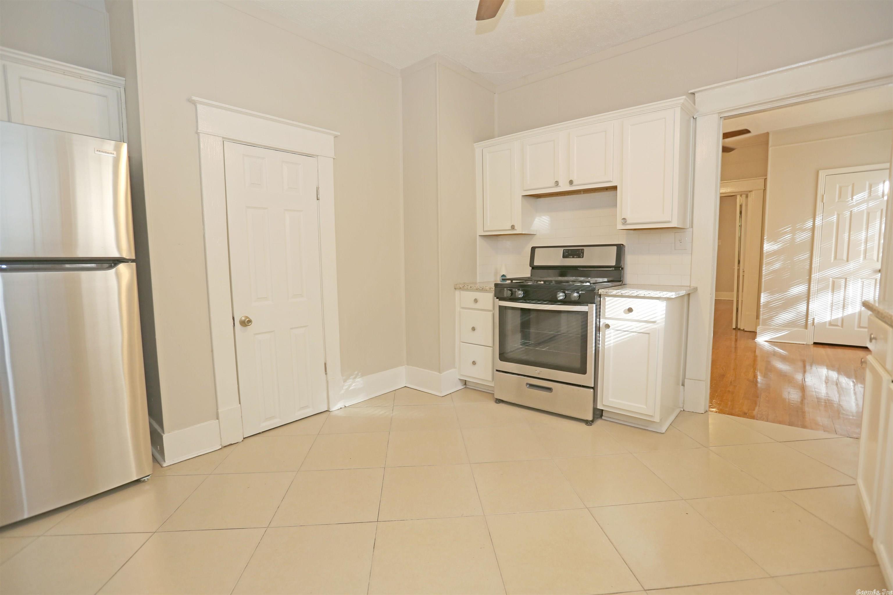 Hillcrest-Pfeifer - Residential Lease