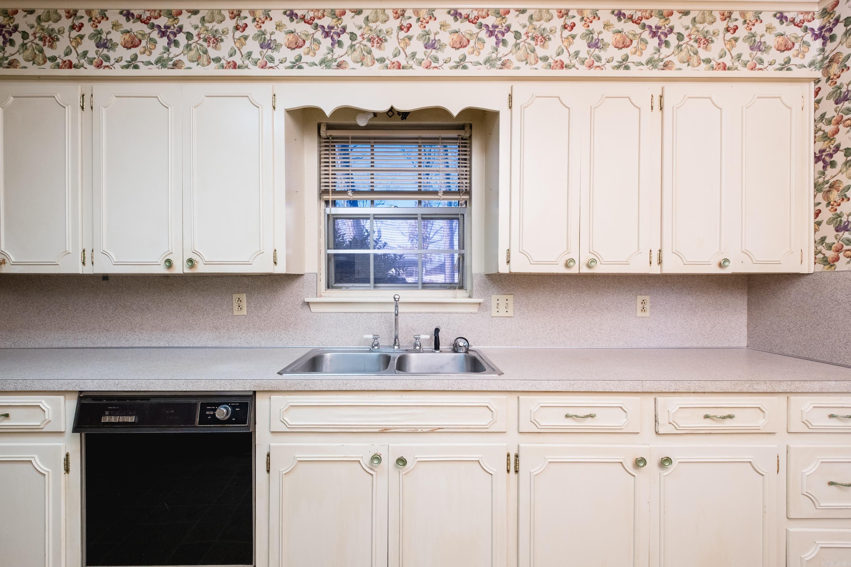 COLONY WEST - Residential