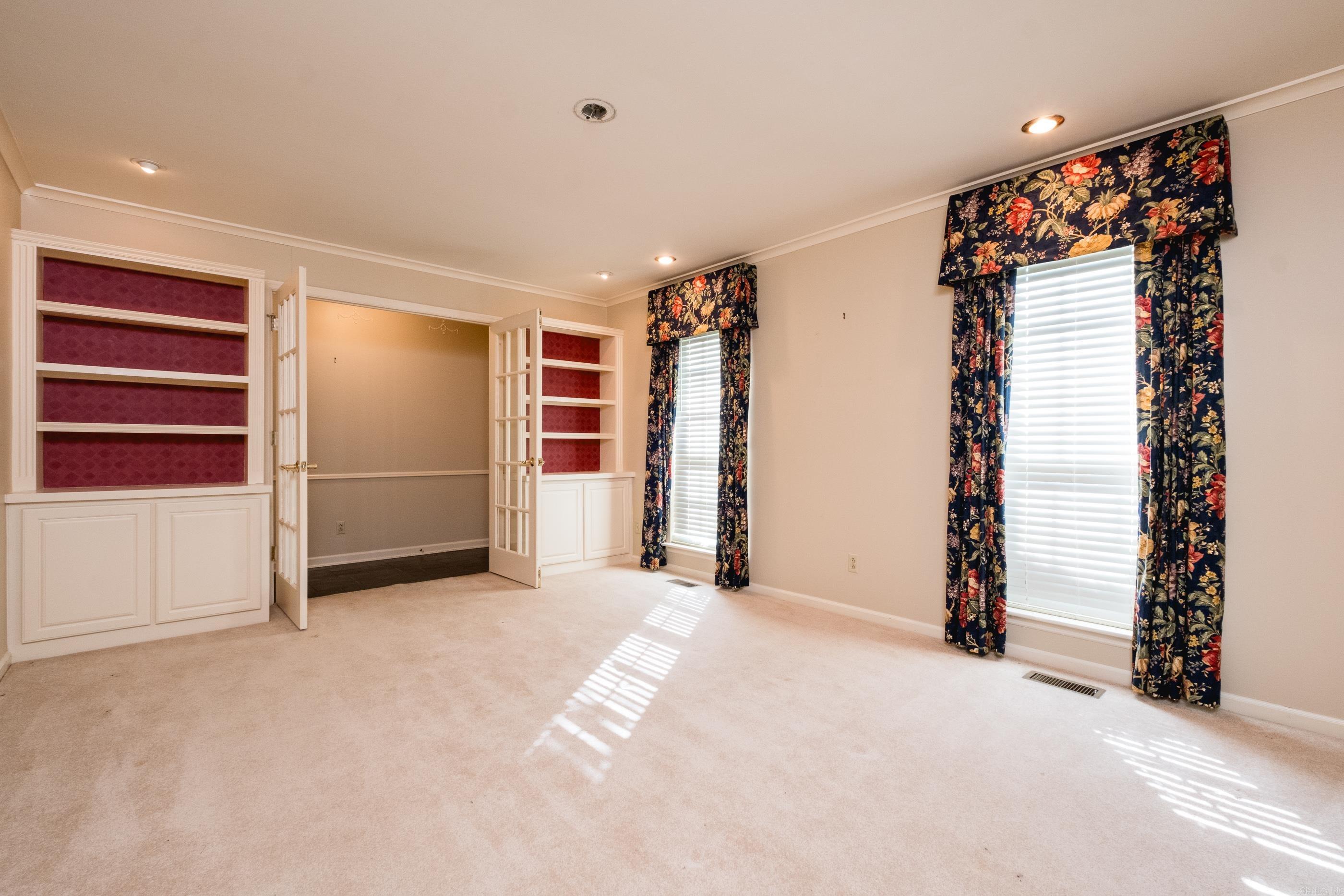 COLONY WEST - Residential