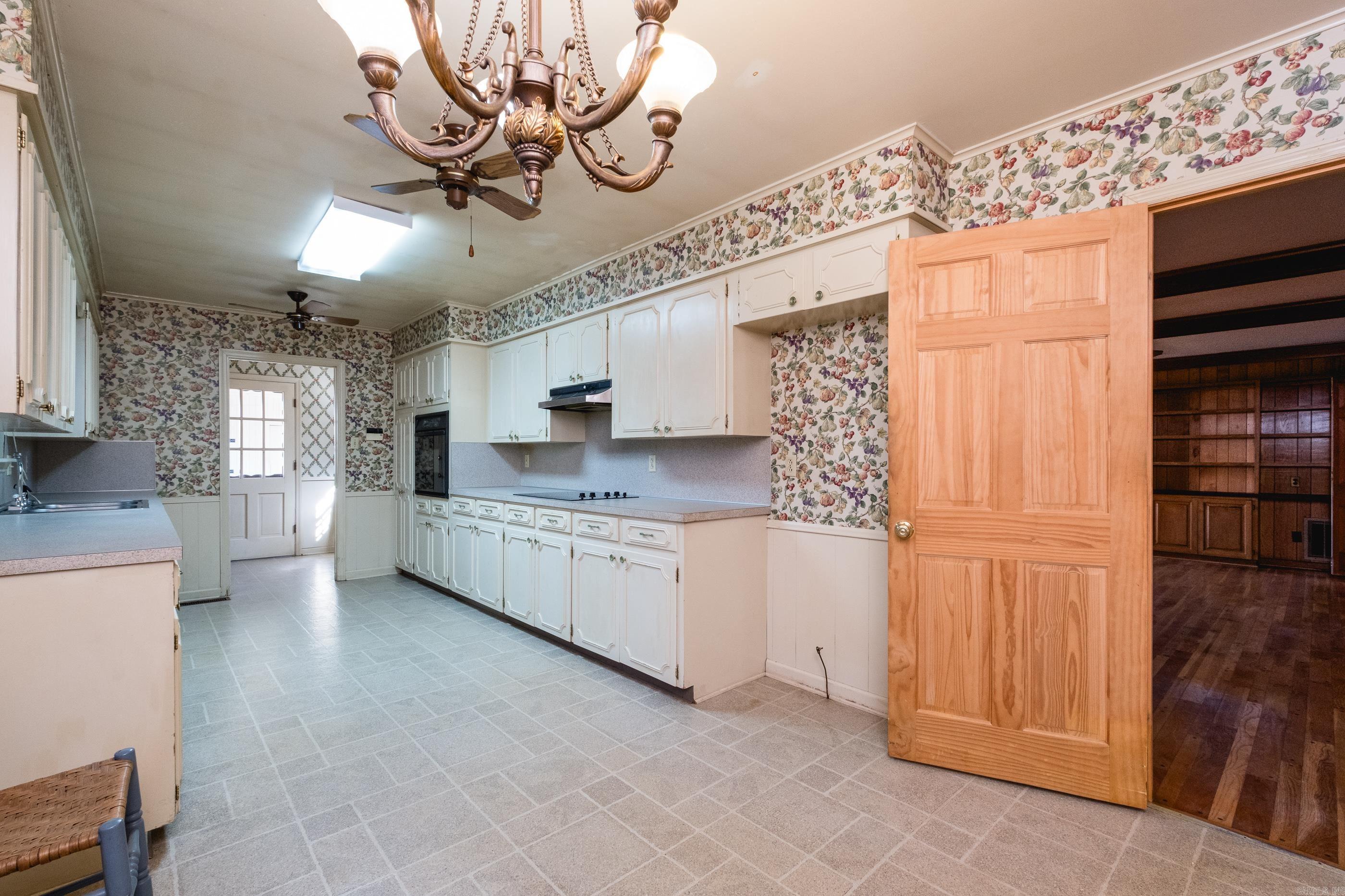 COLONY WEST - Residential