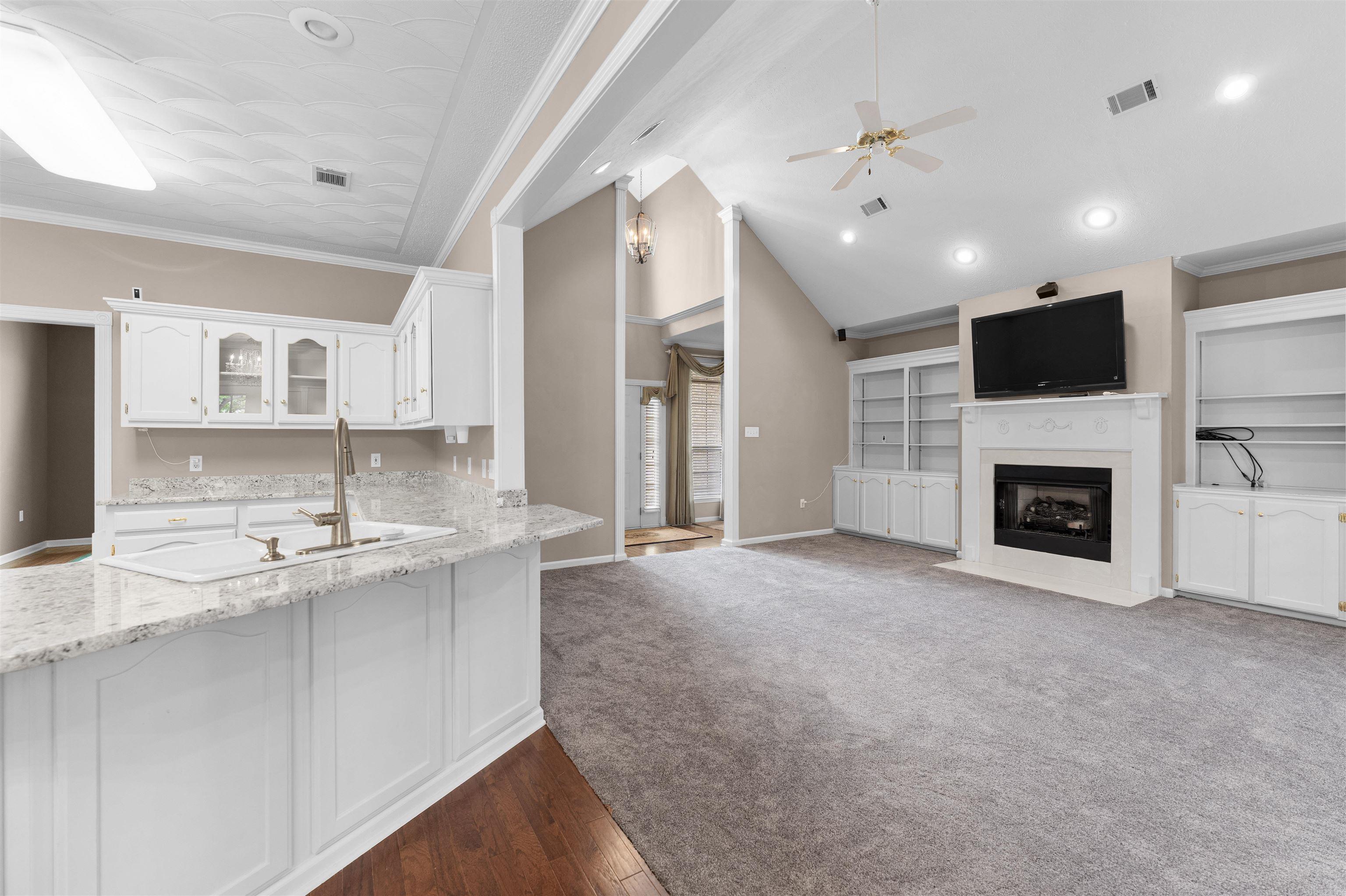CATHERINE PLACE - Residential