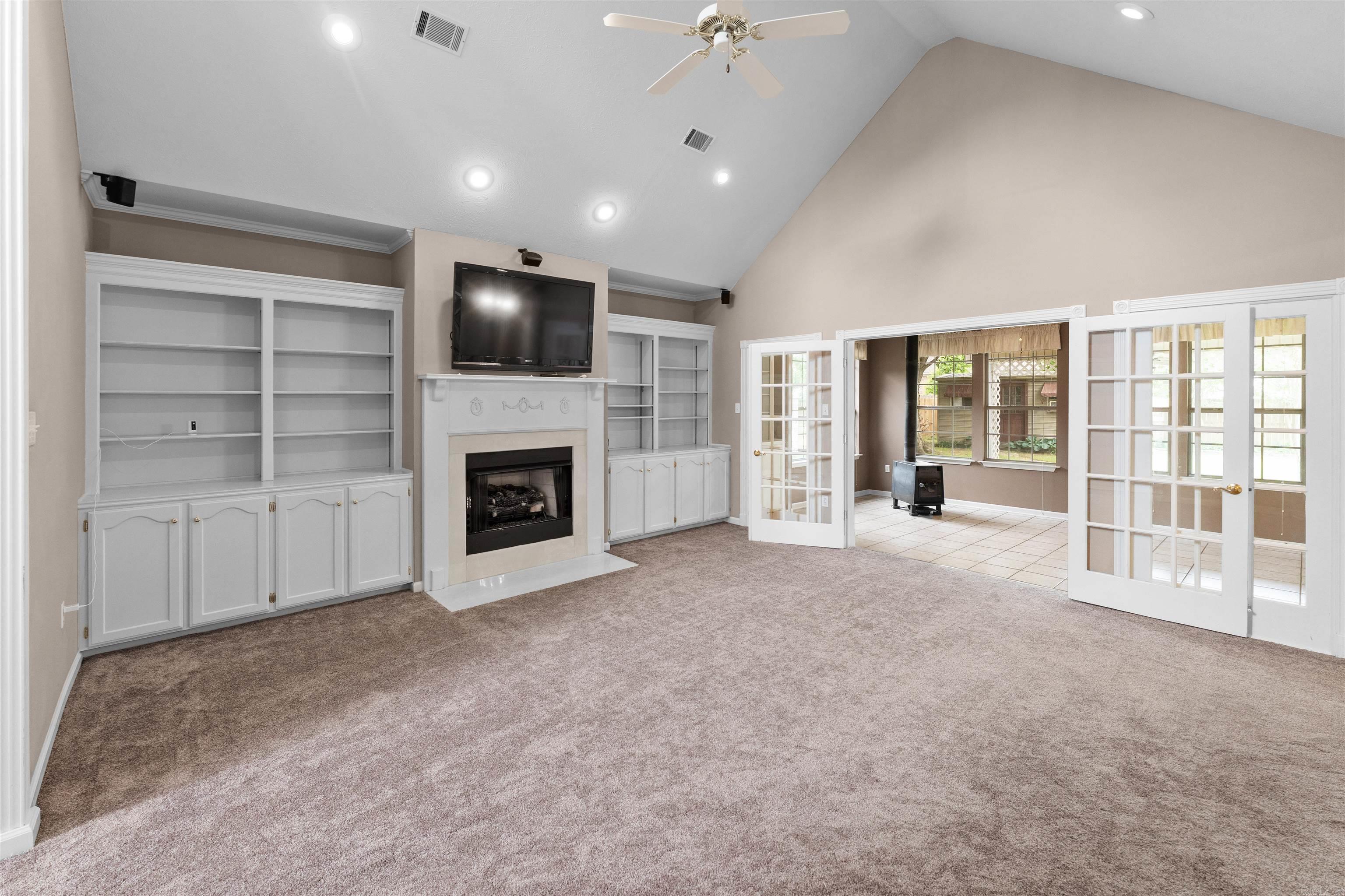 CATHERINE PLACE - Residential