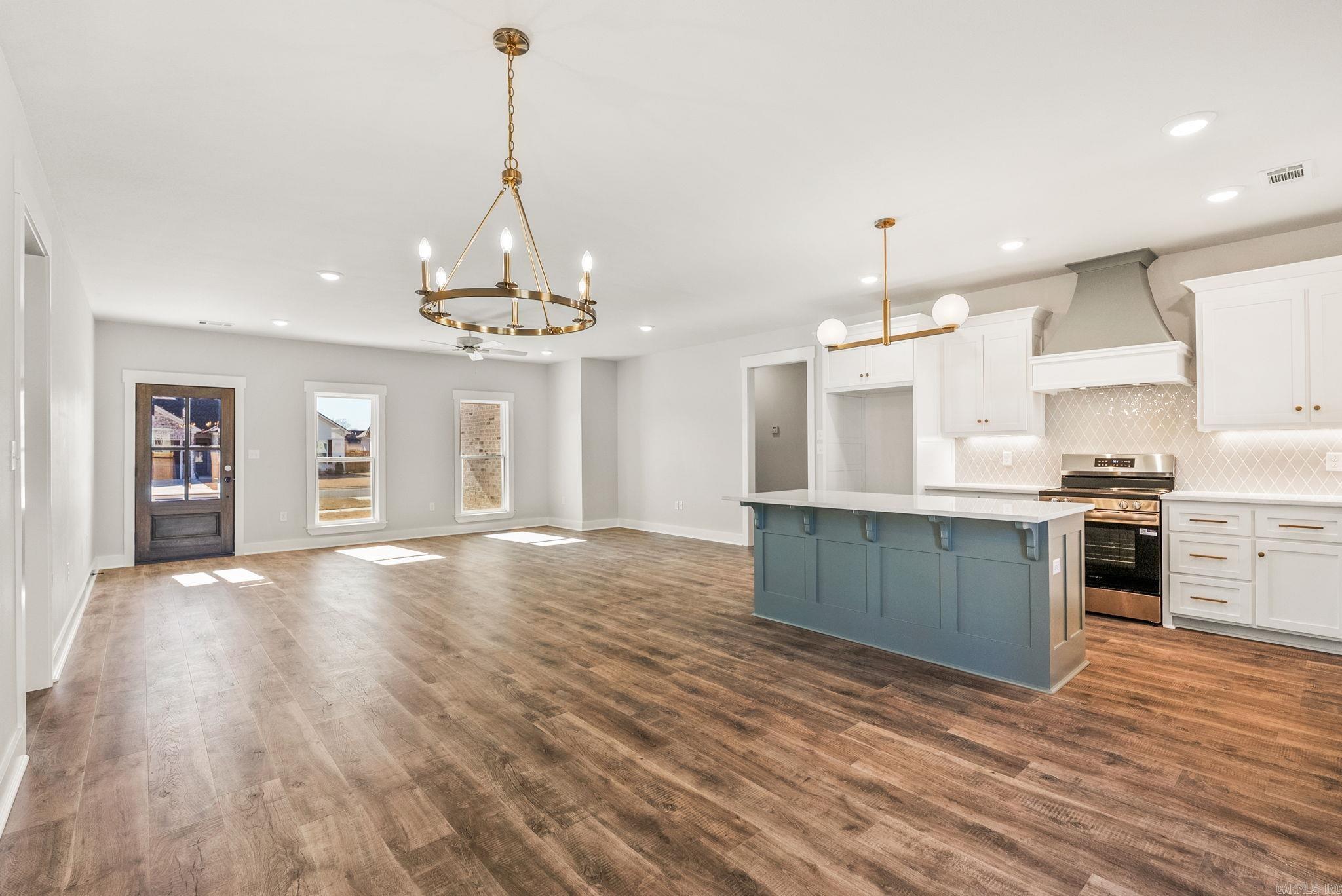 EAST MEADOW - Residential