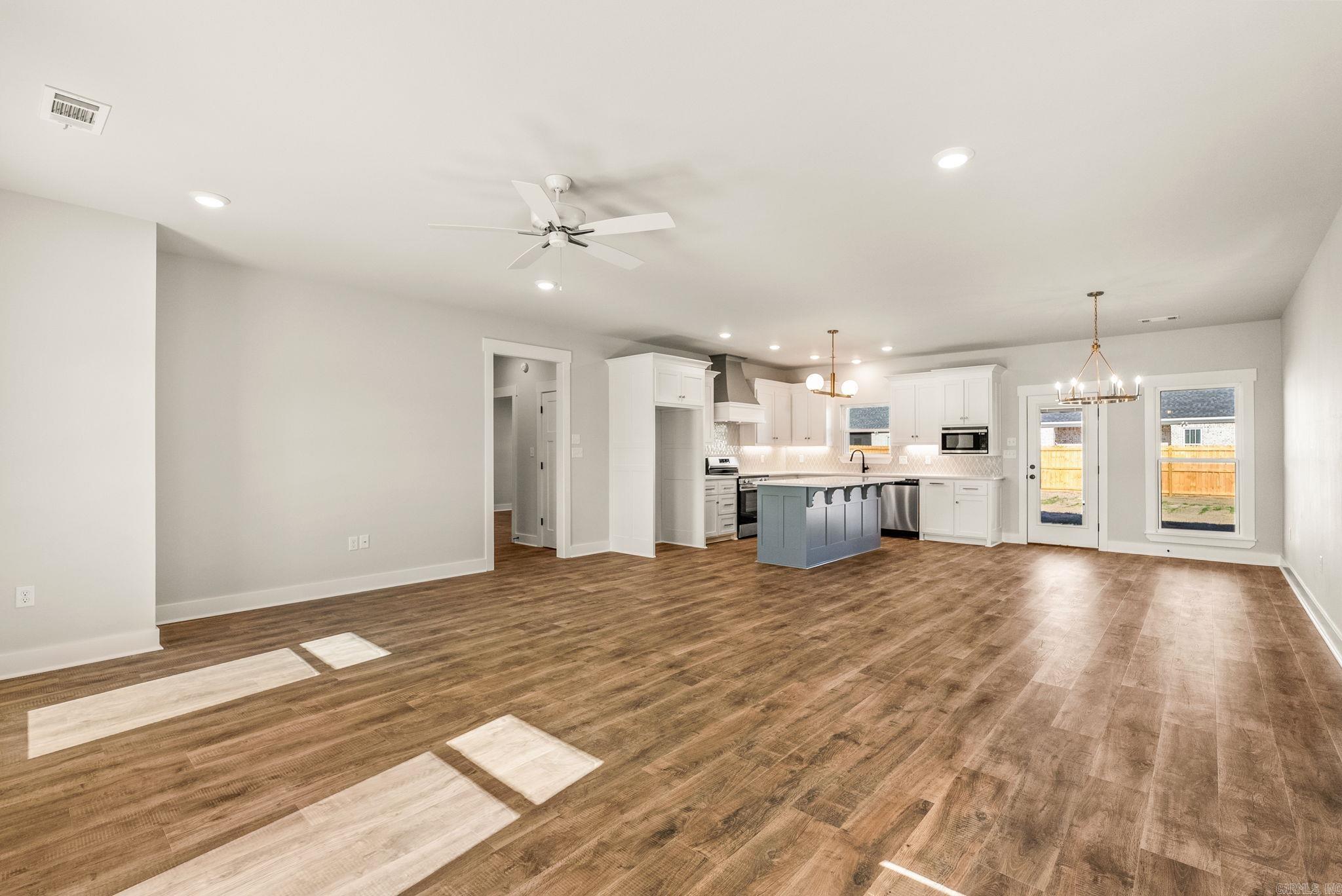 EAST MEADOW - Residential