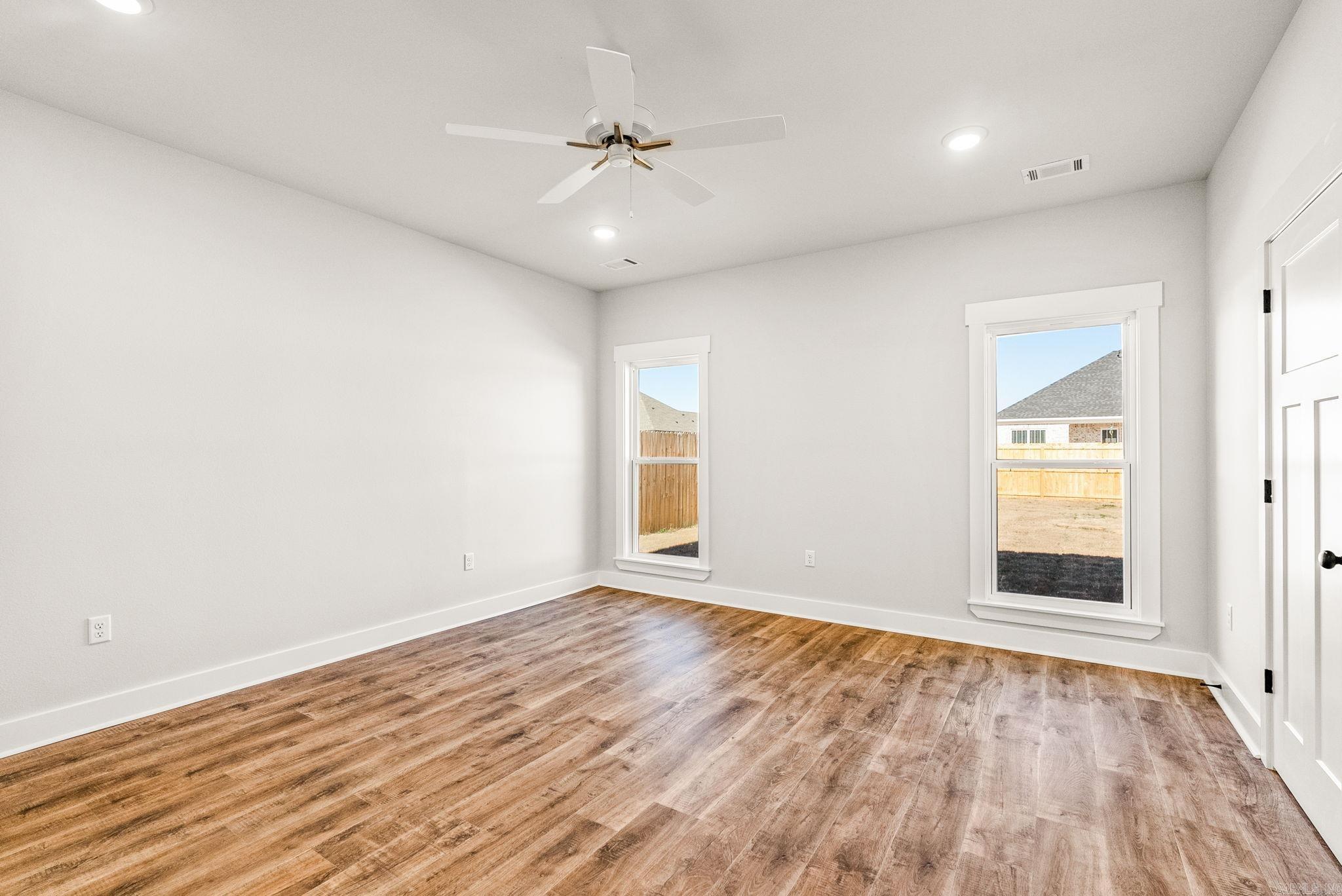 EAST MEADOW - Residential