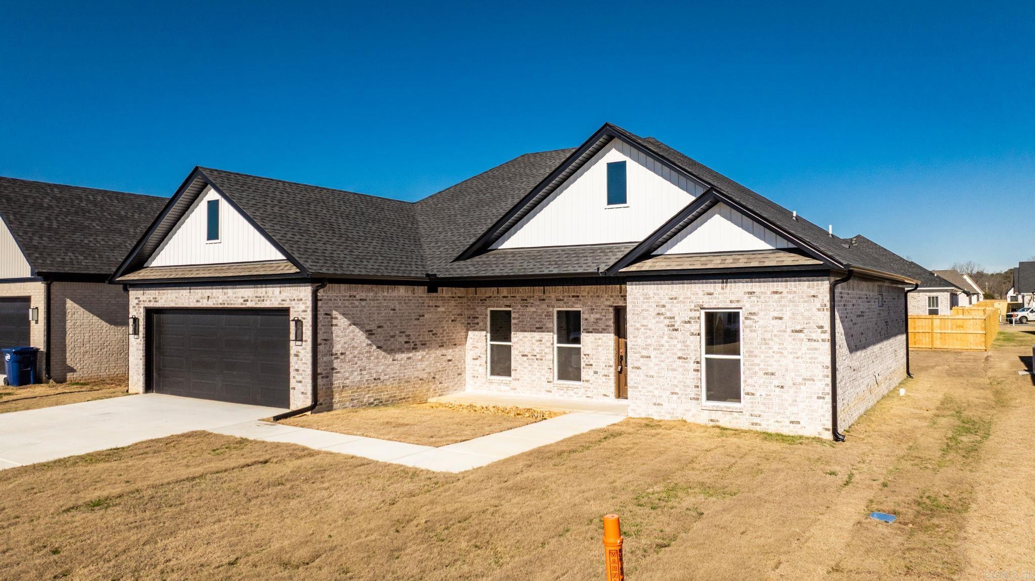 EAST MEADOW - Residential