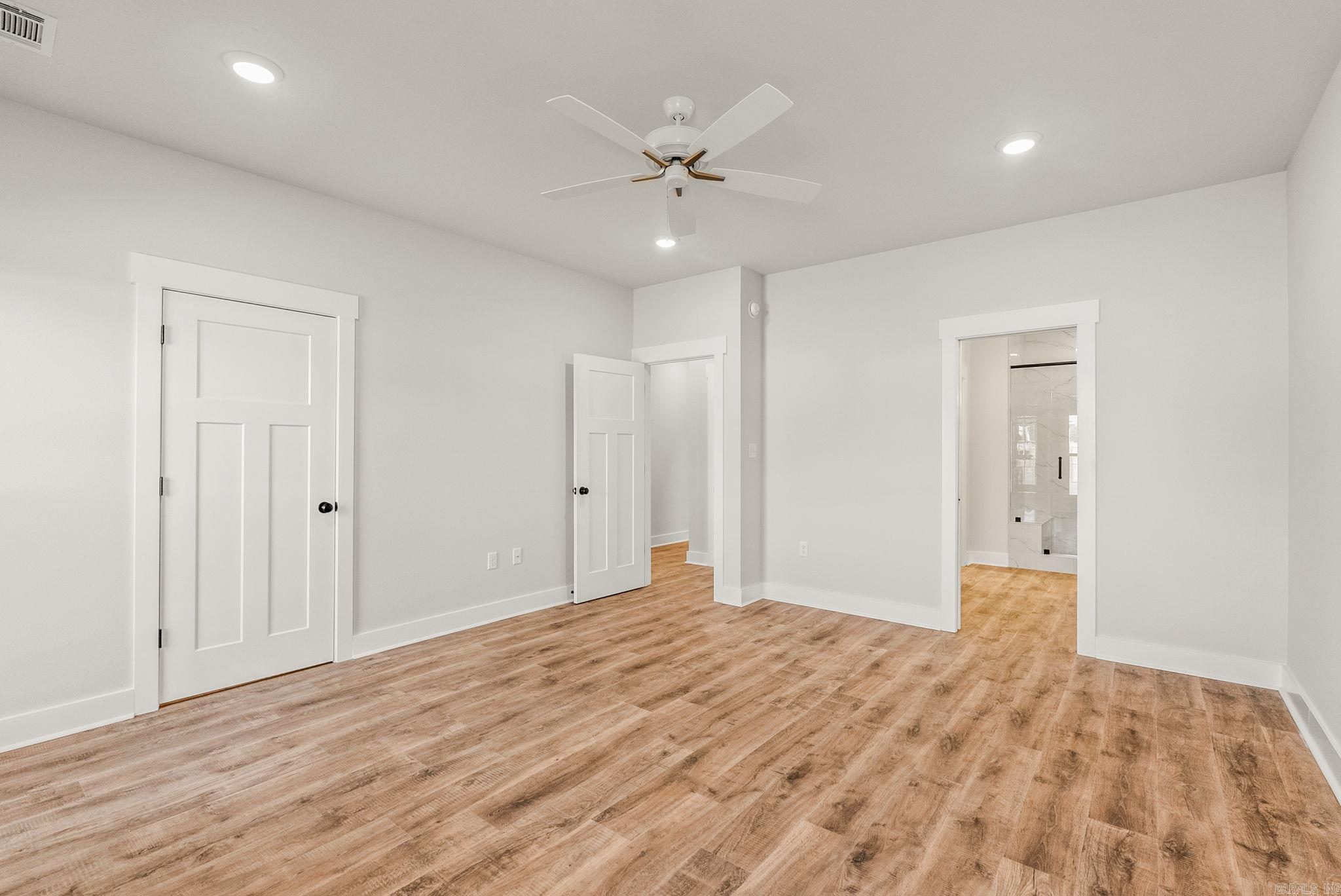 EAST MEADOW - Residential