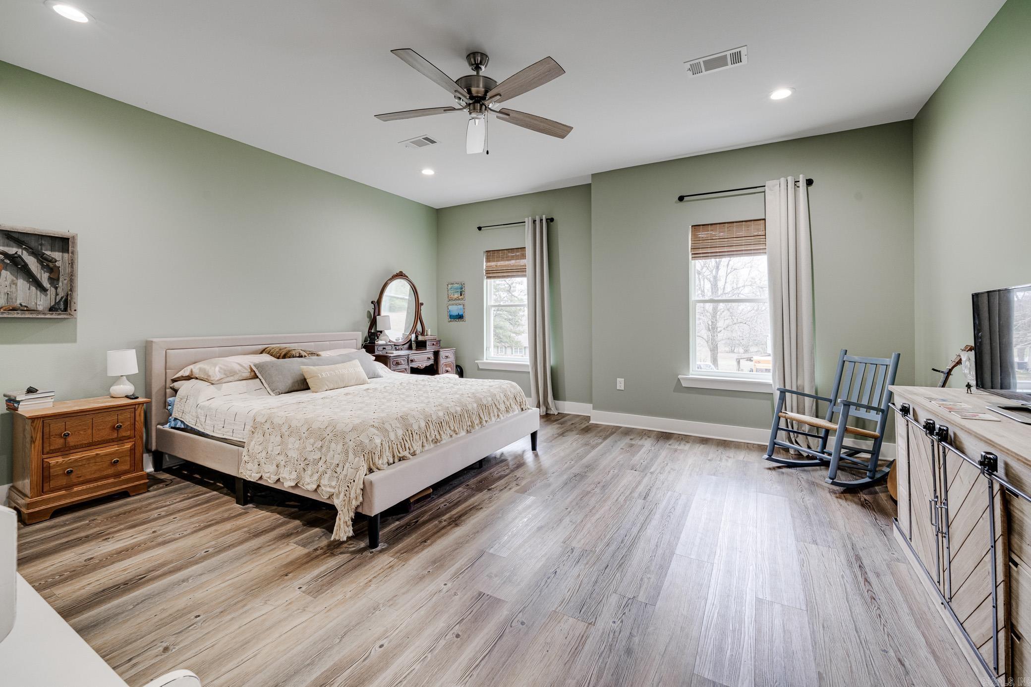 BLACK OAK - Residential