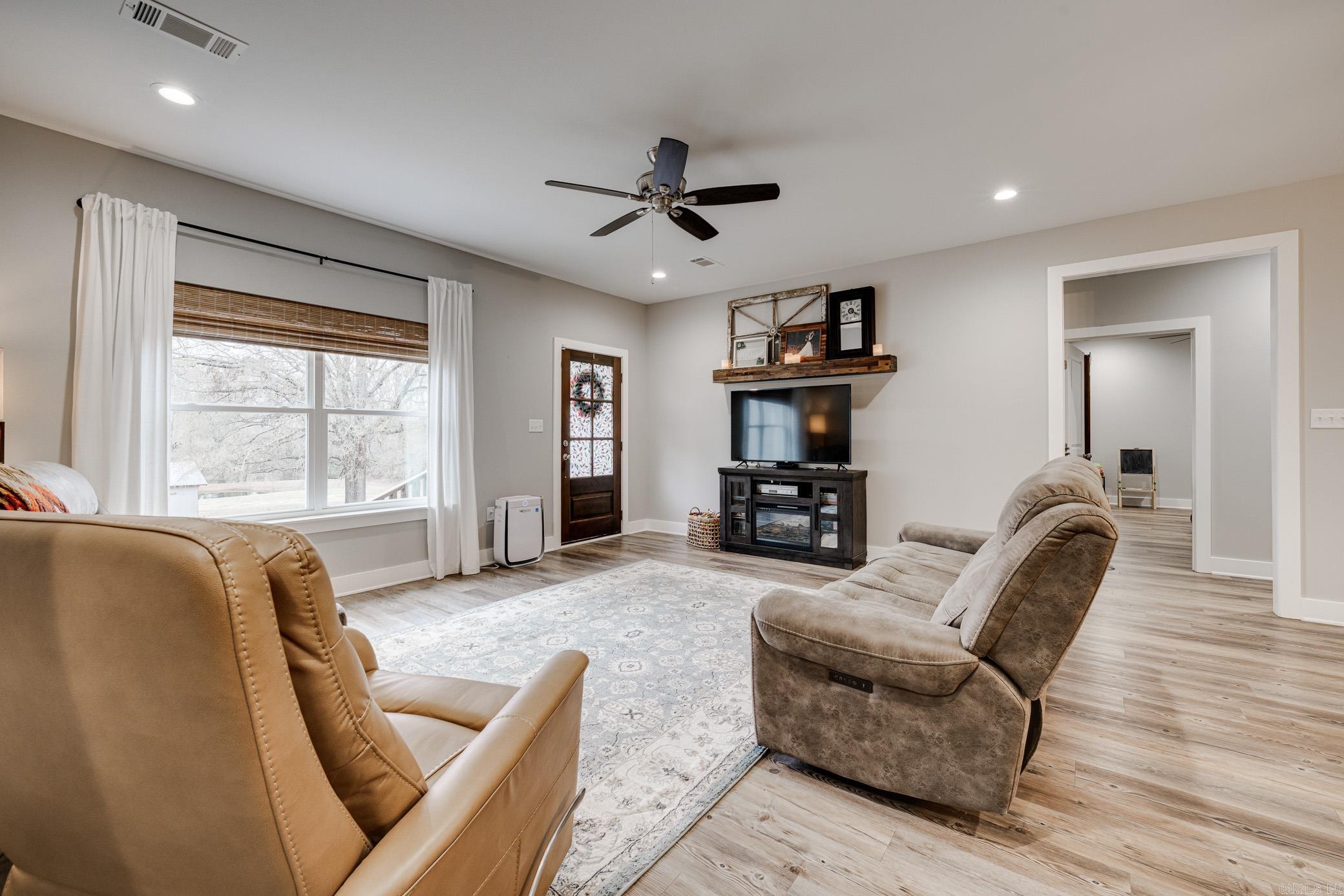 BLACK OAK - Residential