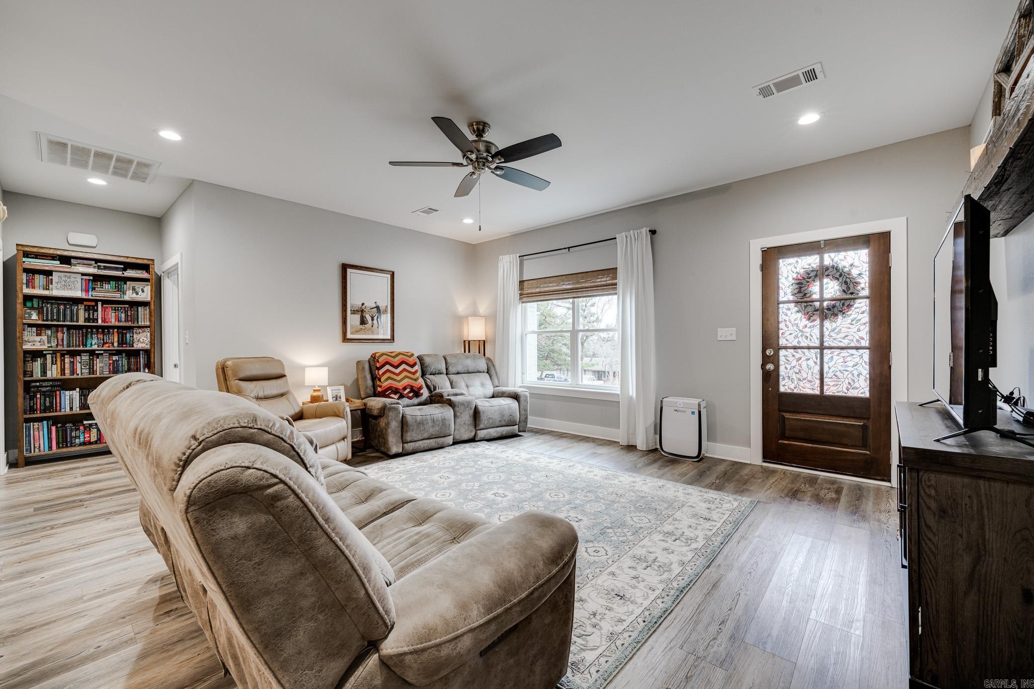 BLACK OAK - Residential