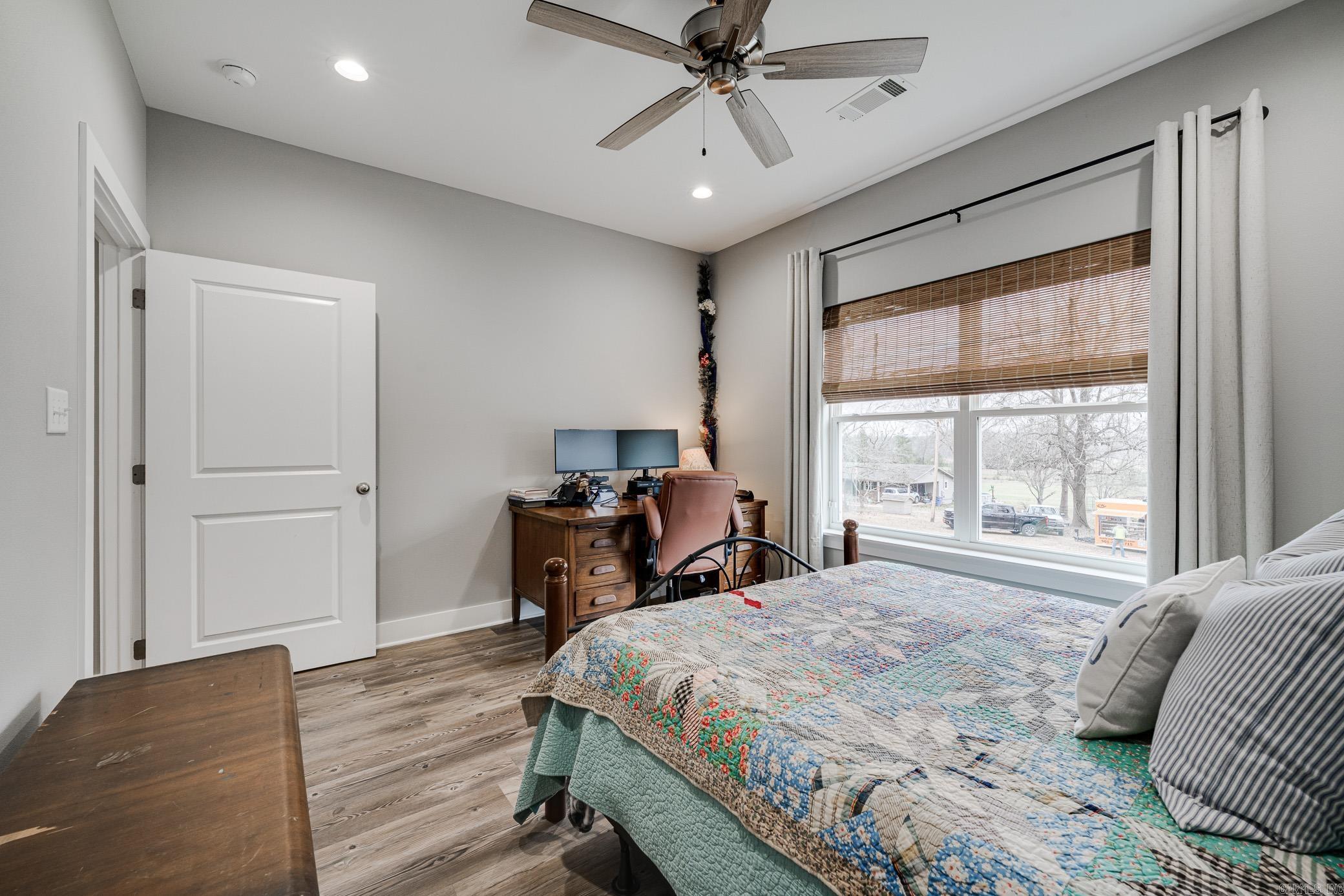 BLACK OAK - Residential