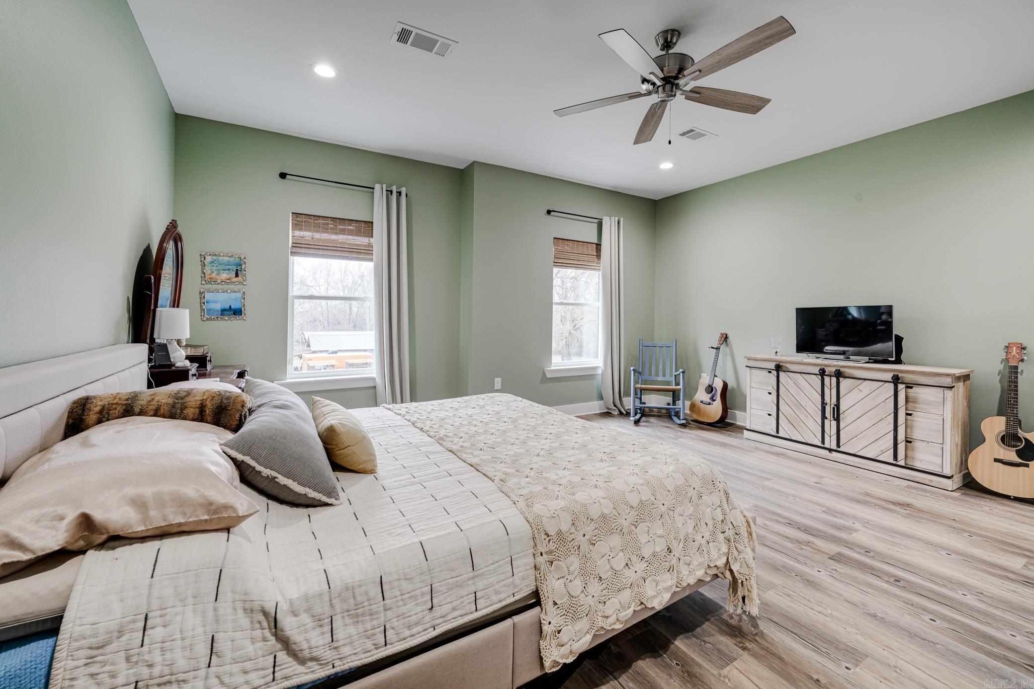 BLACK OAK - Residential