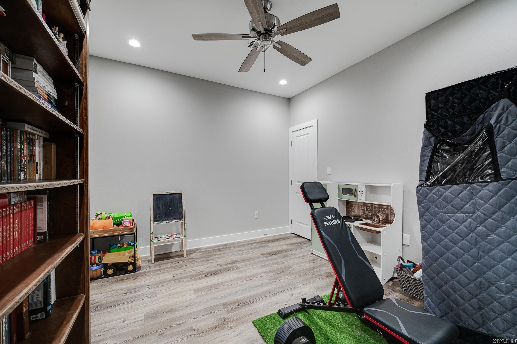 BLACK OAK - Residential