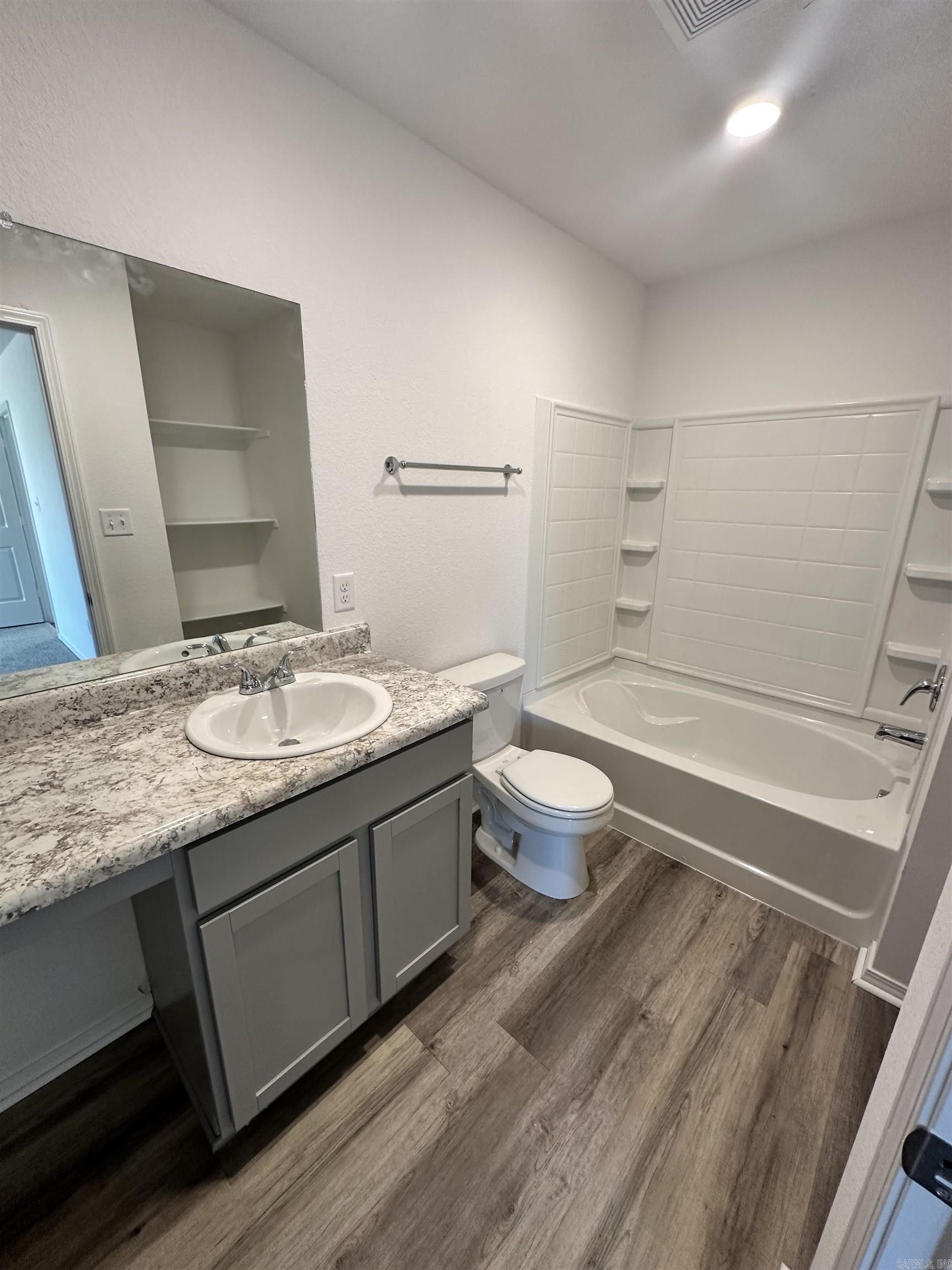 HILL FARM - Residential