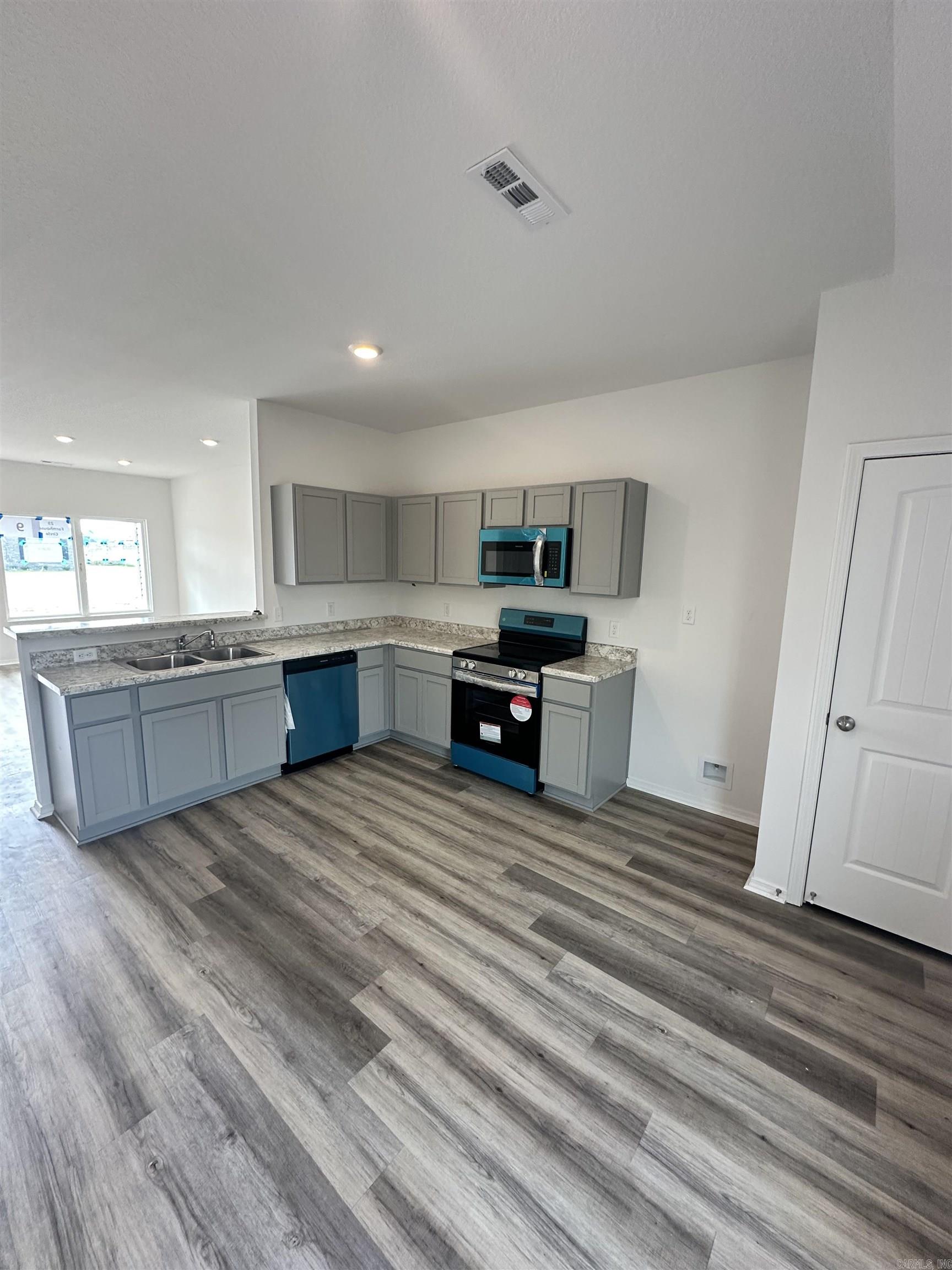 HILL FARM - Residential