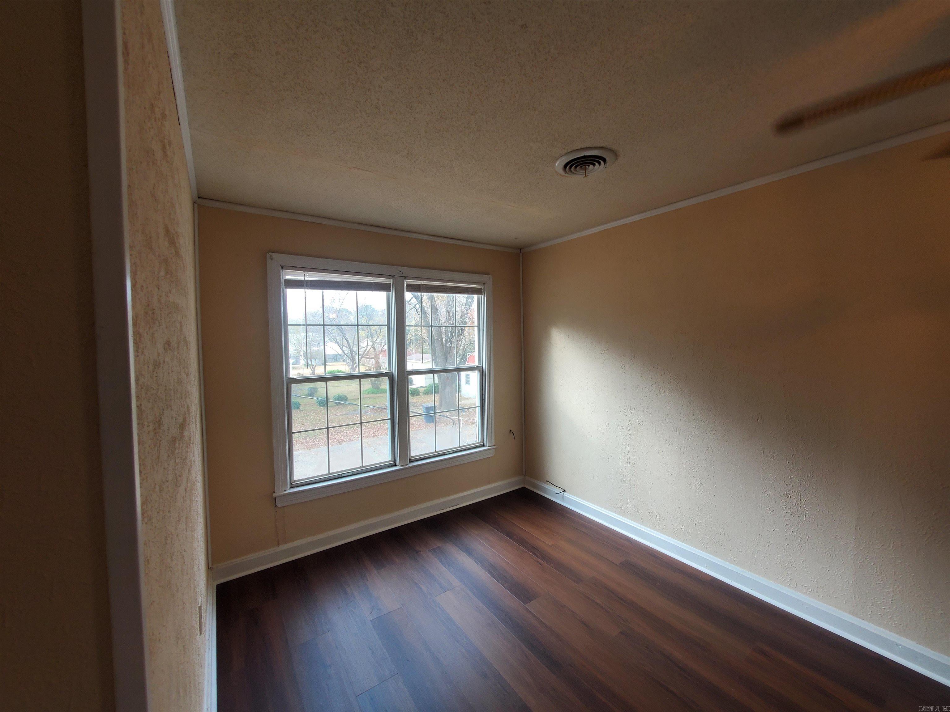 M&B PIGGOTT 2-20-8 - Residential