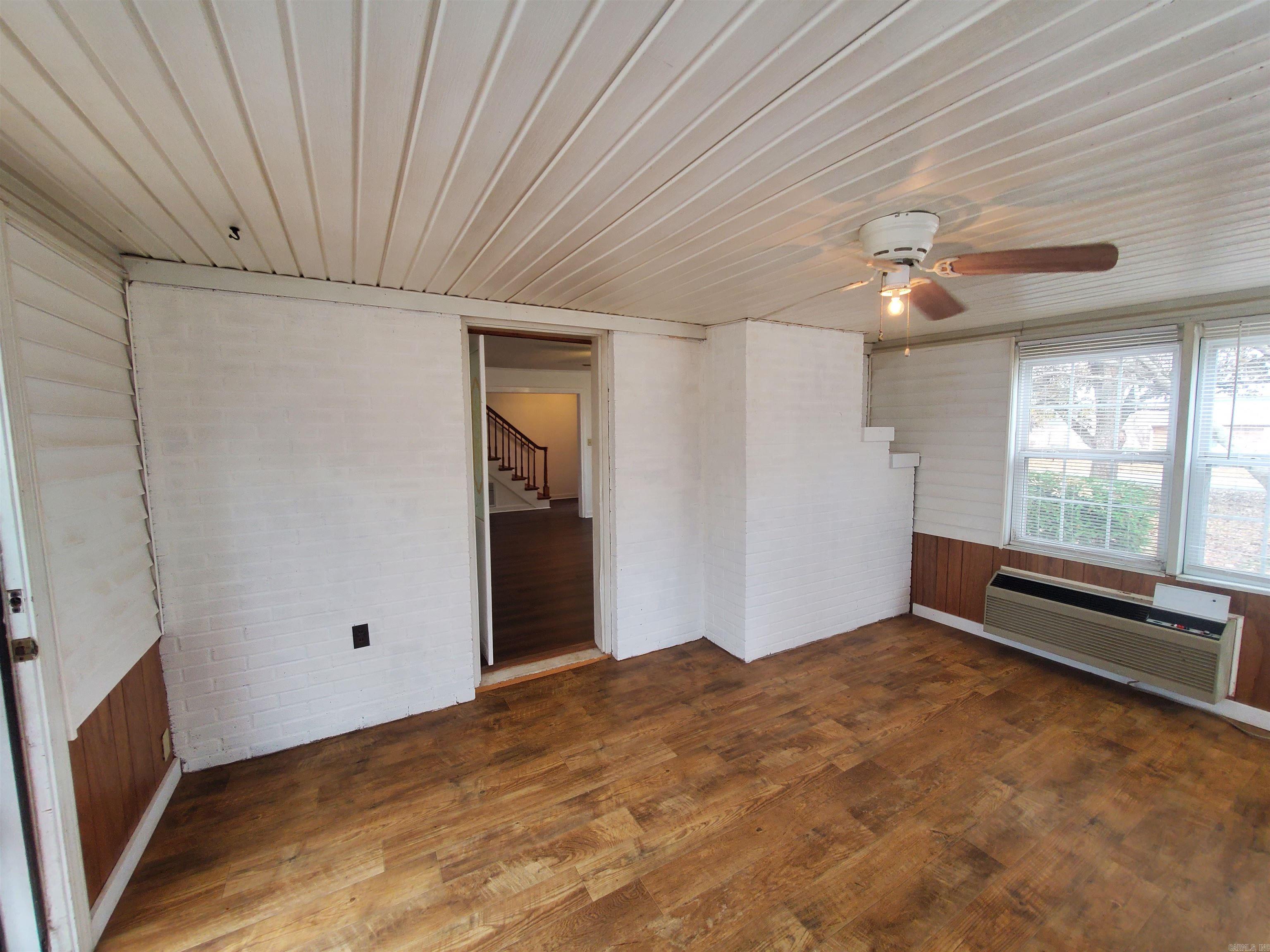 M&B PIGGOTT 2-20-8 - Residential